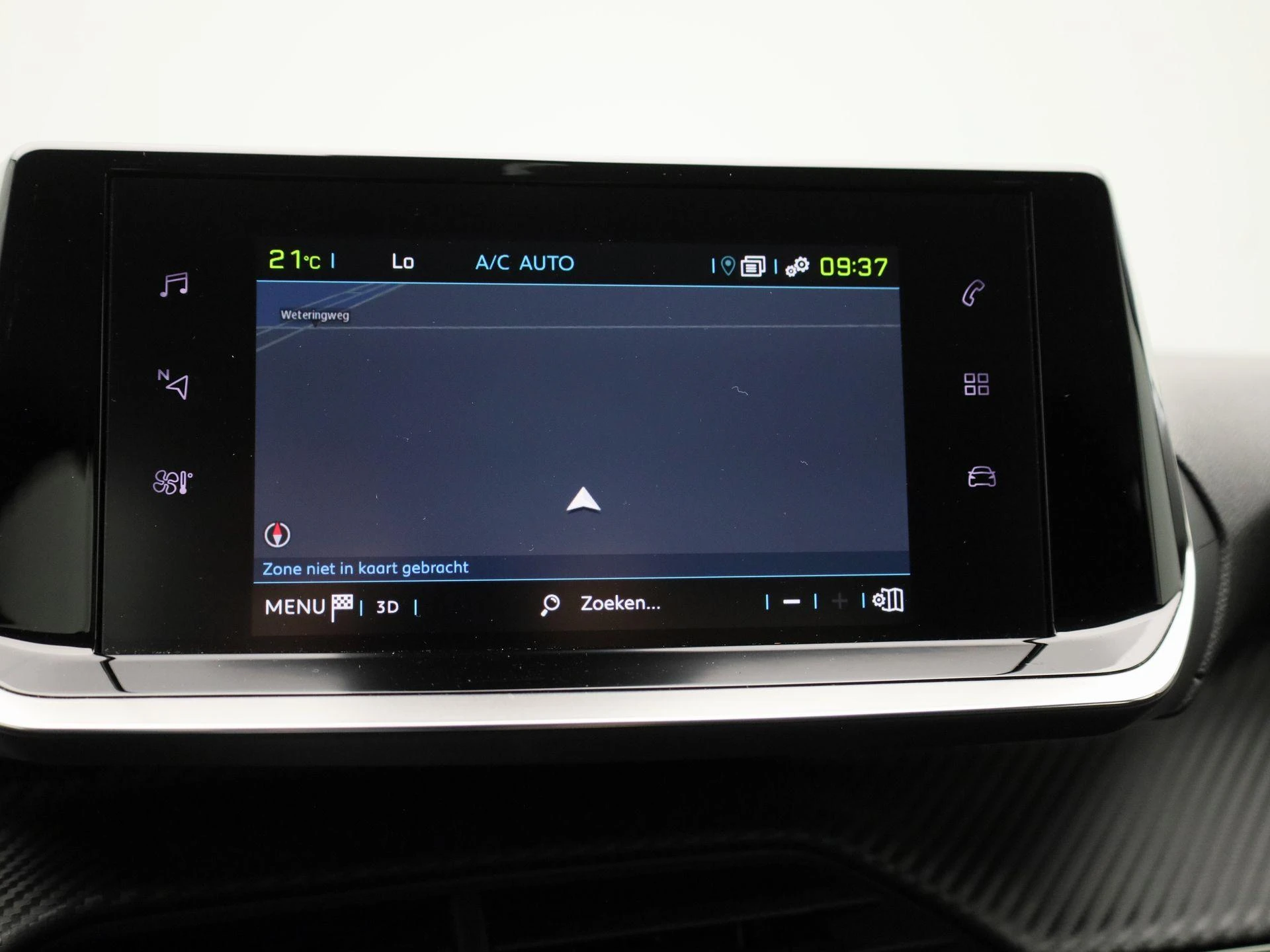 Peugeot-e-208-image-22