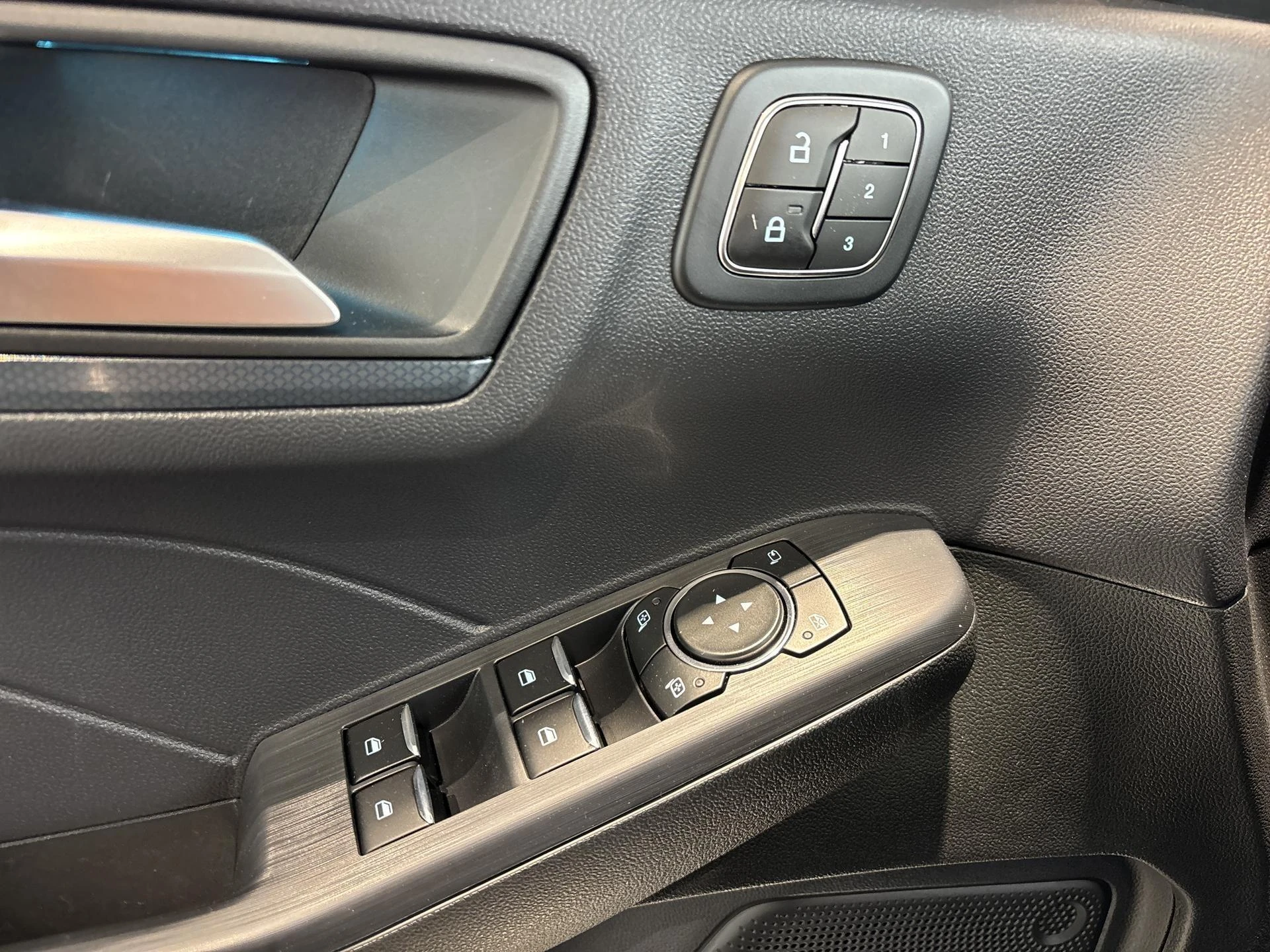 Ford-Kuga-image-17