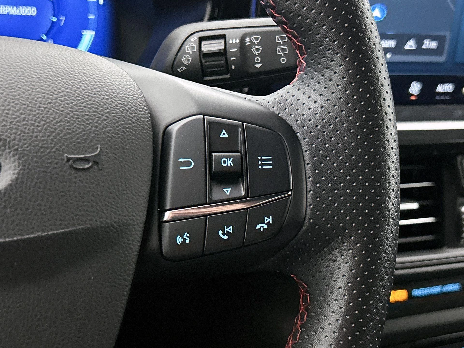 Ford Focus Wagon 1.0 EcoBoost Hybrid ST Line X
