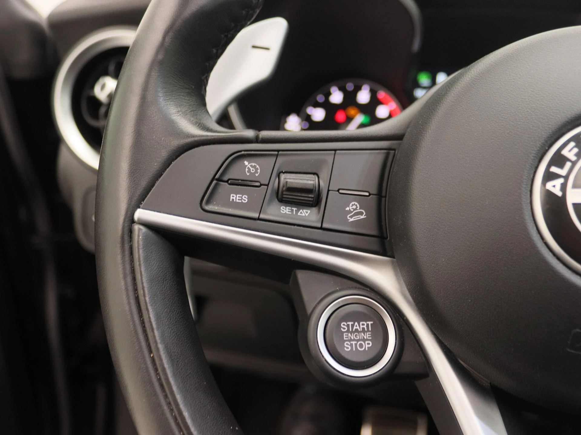 Alfa Romeo-Stelvio-image-22