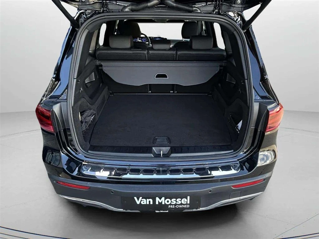 Mercedes-Benz-EQB-image-23