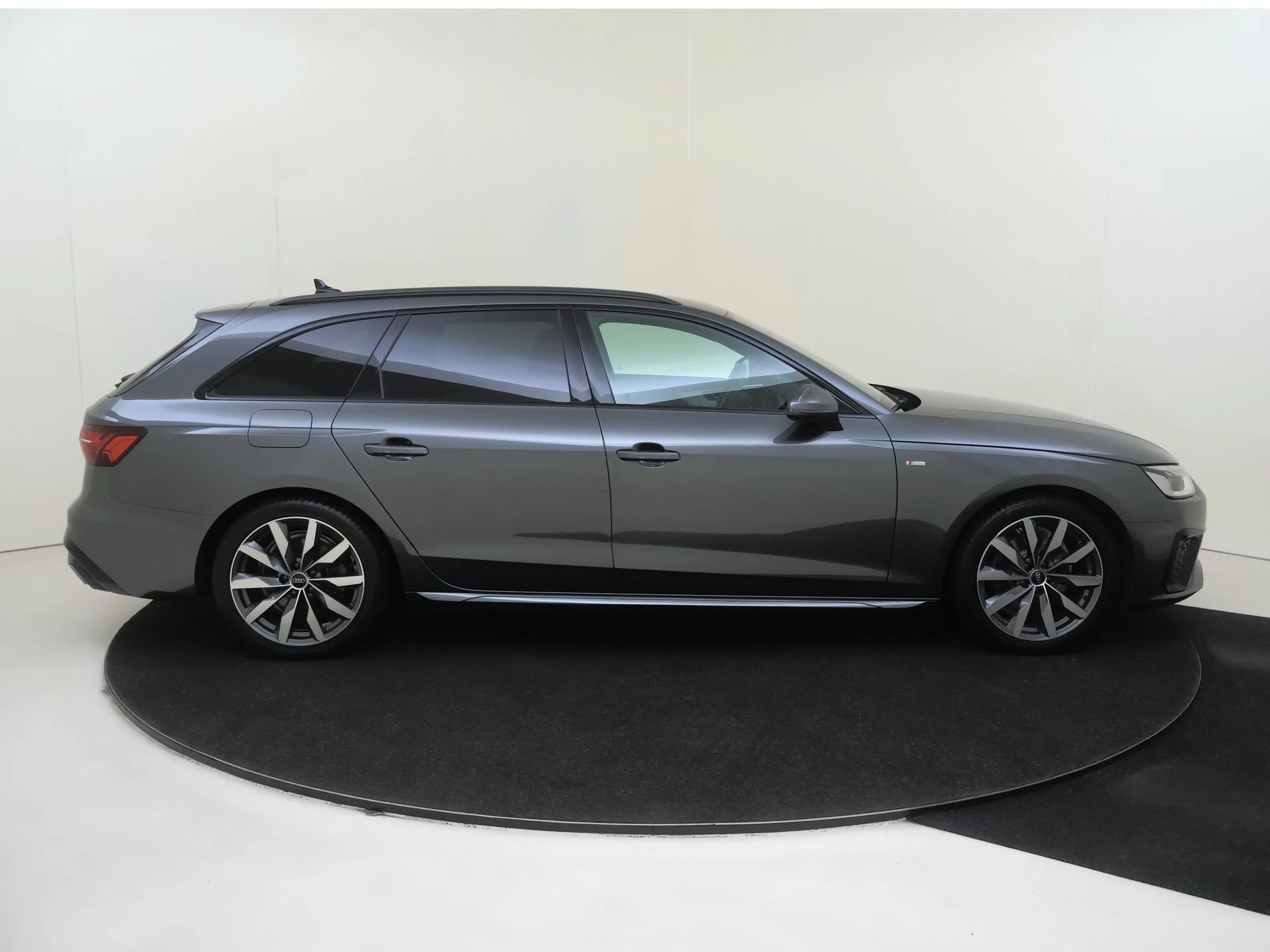 Audi-A4-image-8