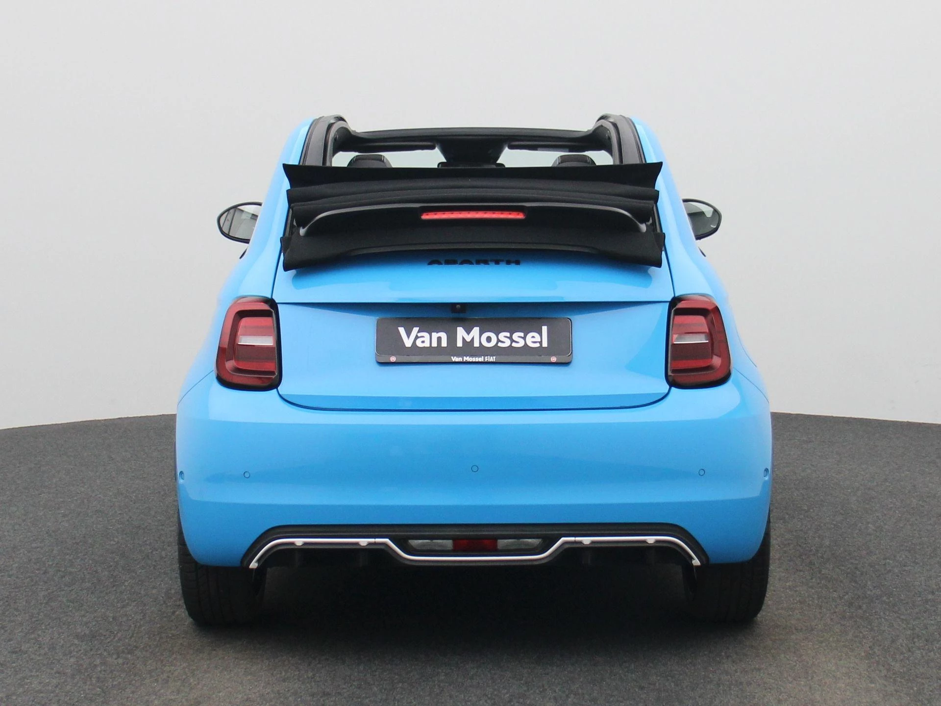 Abarth-500C-image-34