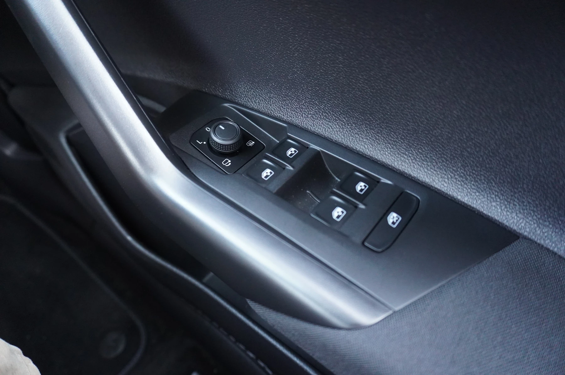 Volkswagen-Polo-image-23
