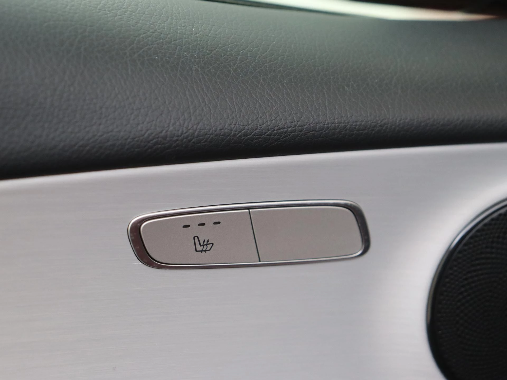 Mercedes-Benz-E-Klasse-image-24