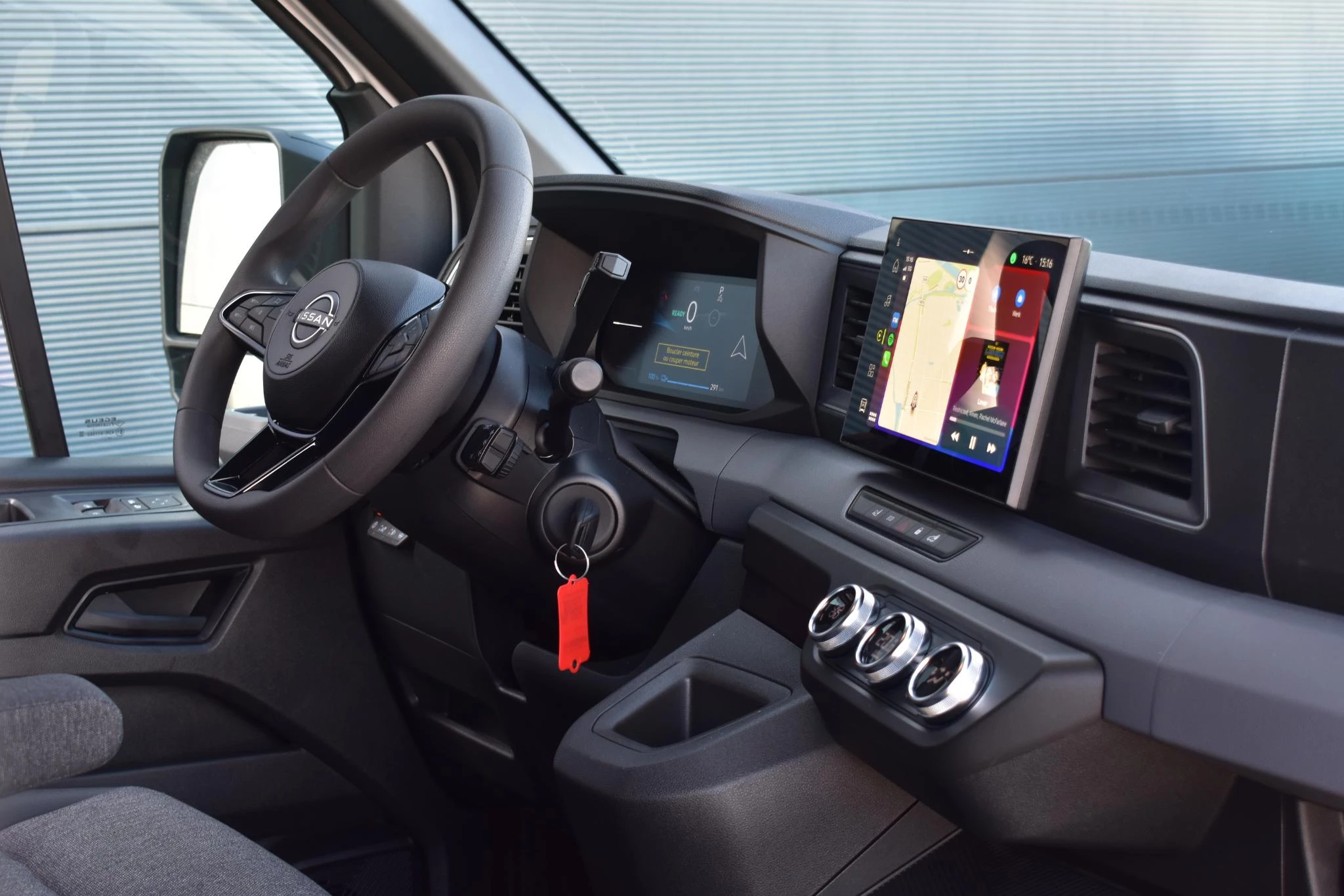 Nissan-Interstar-image-14