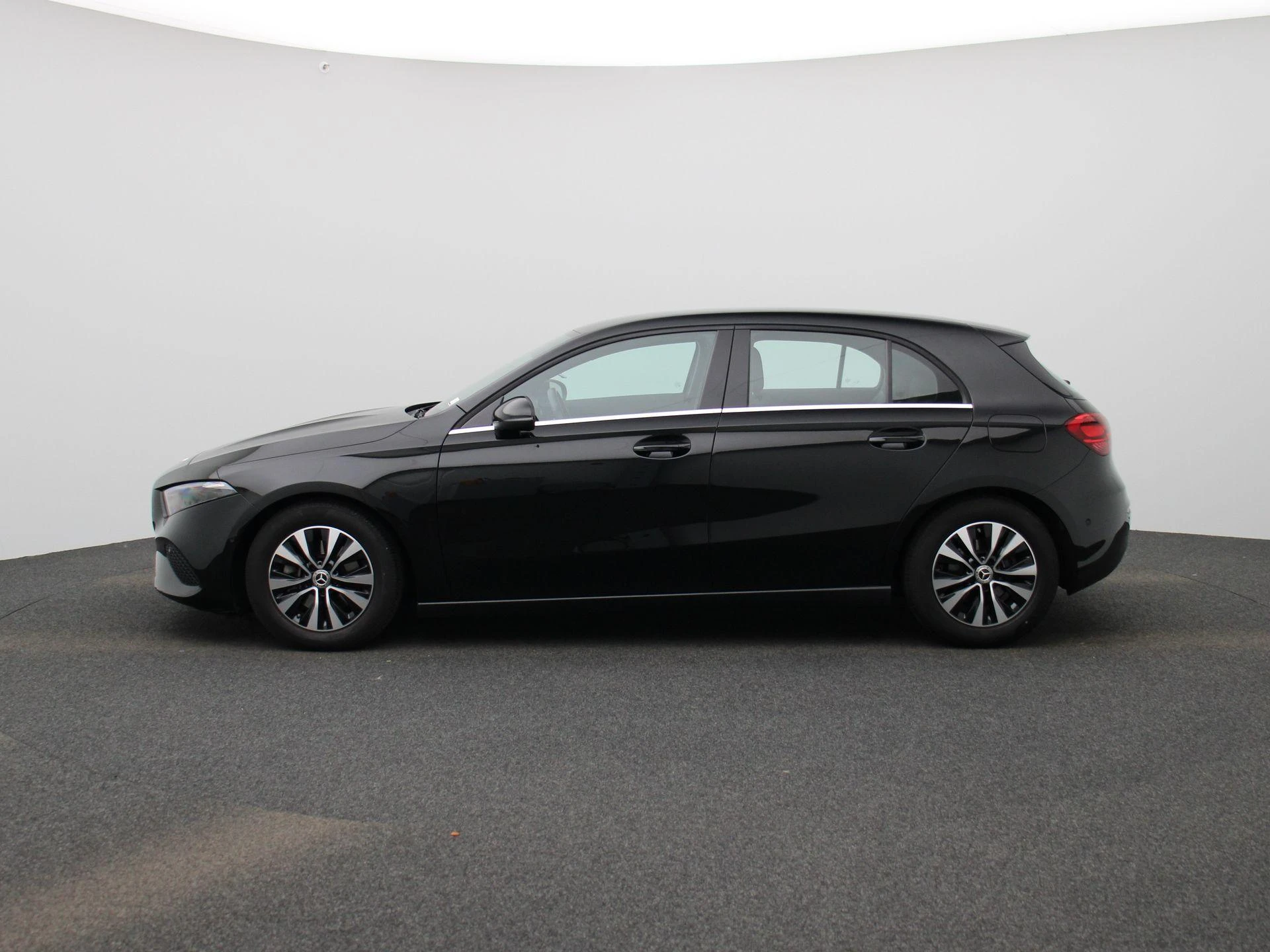 Mercedes-Benz-A-Klasse-image-3