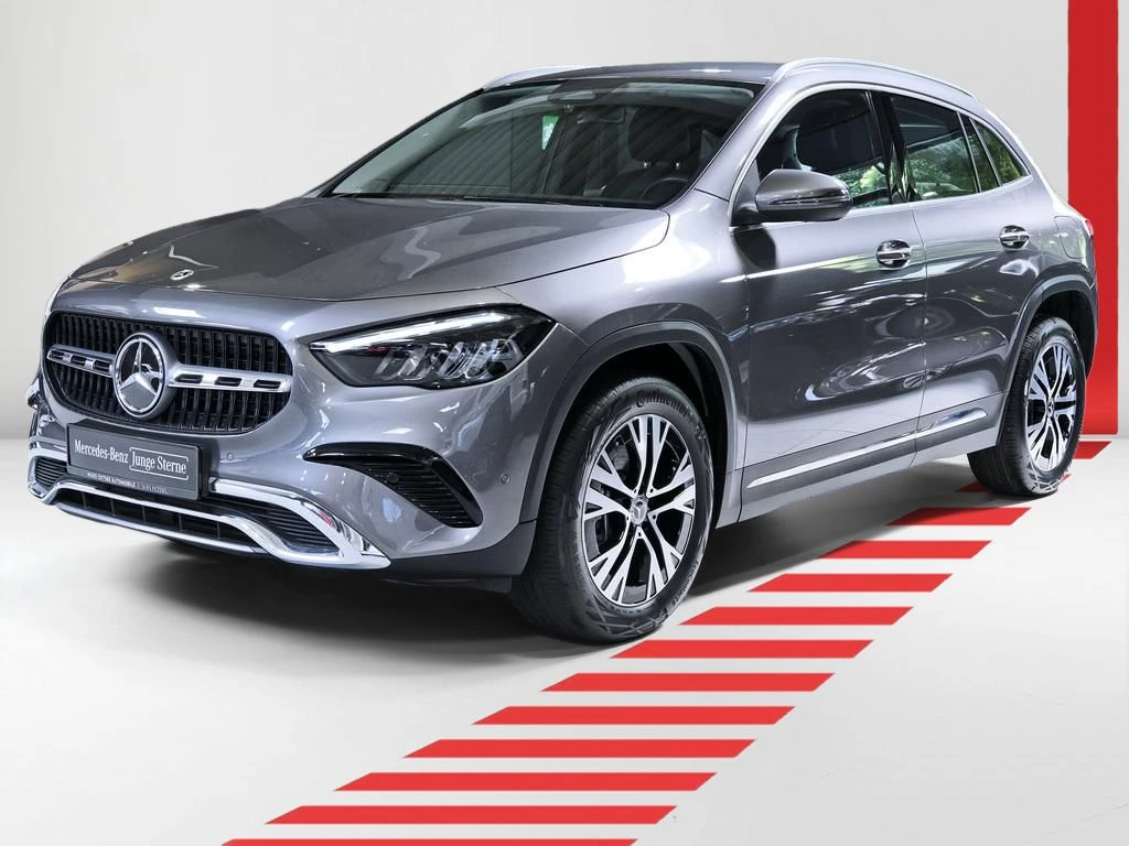 Mercedes-Benz-GLA 220-image-1