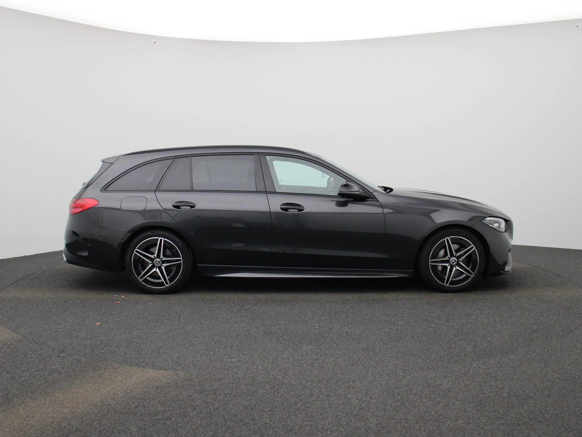 Mercedes-Benz-C-Klasse-image-5