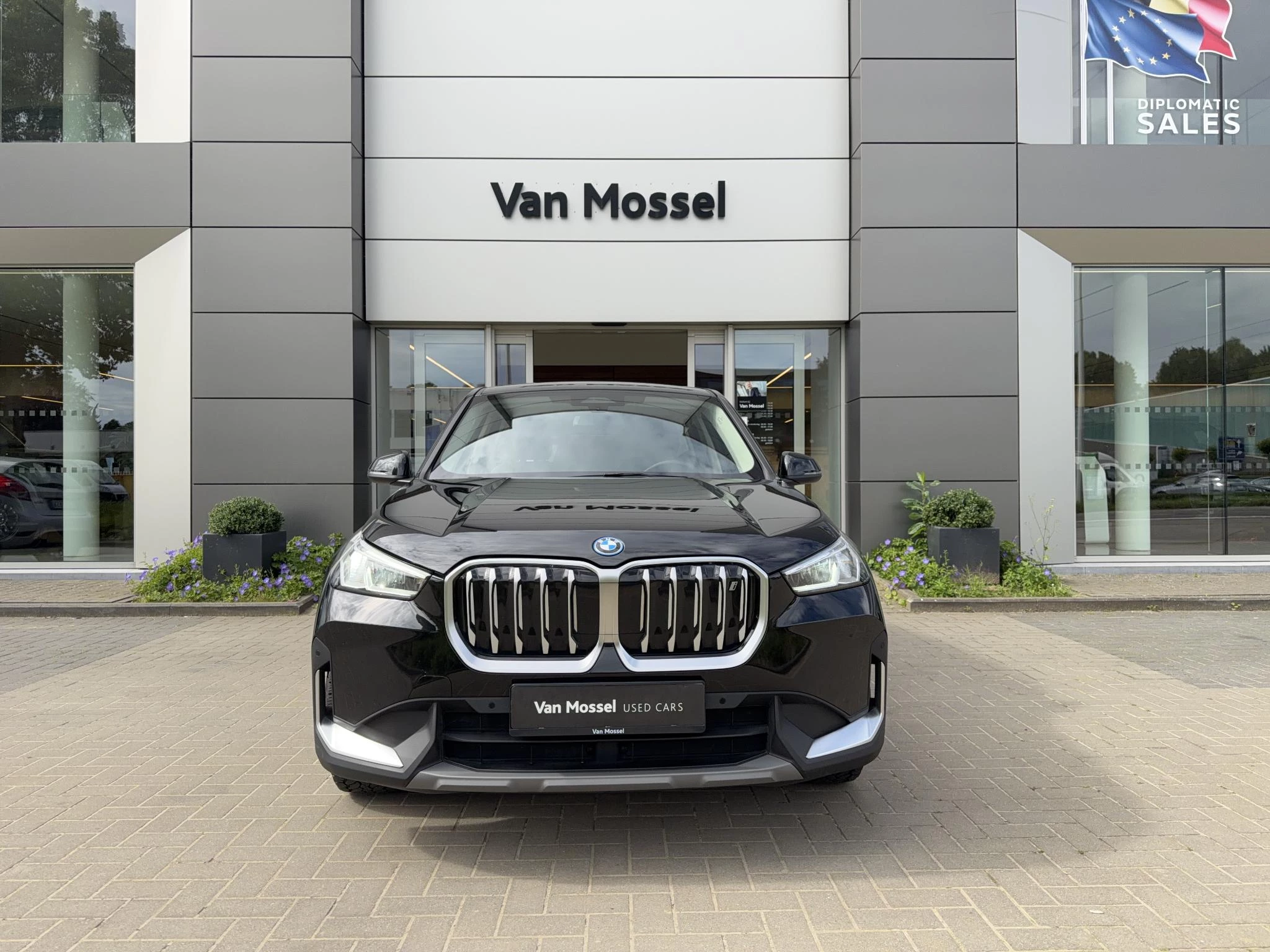 BMW iX1