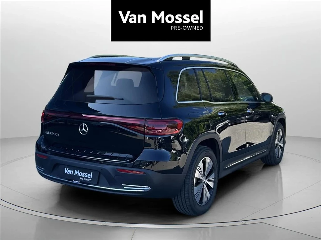 Mercedes-Benz-EQB-image-4