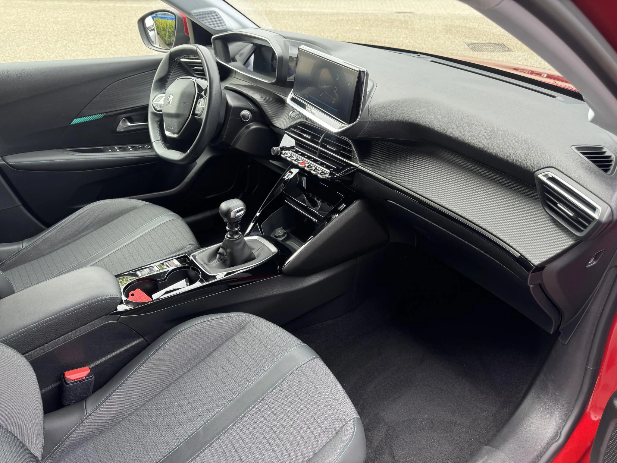 Peugeot-208-image-13