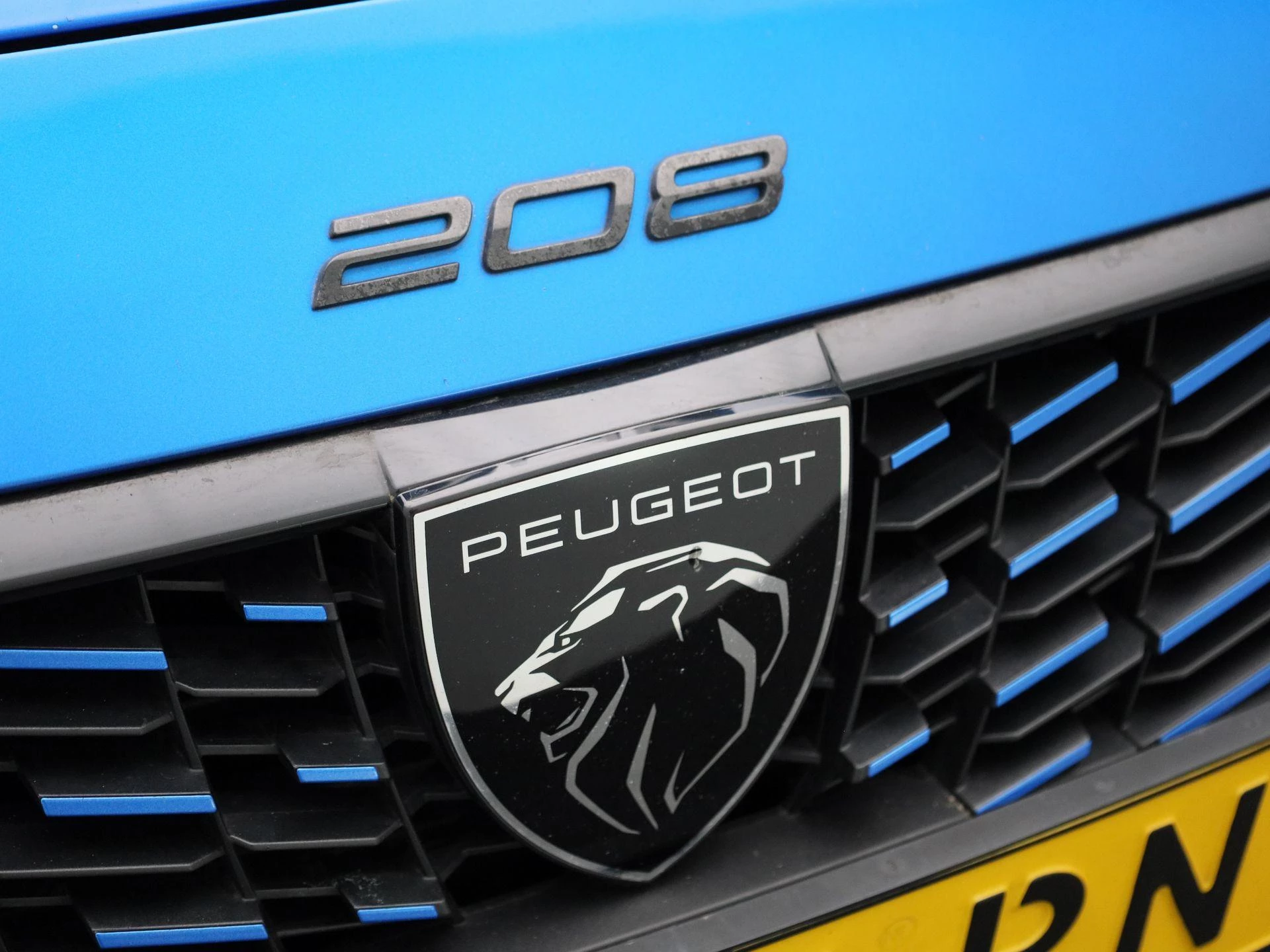 Peugeot-e-208-image-34