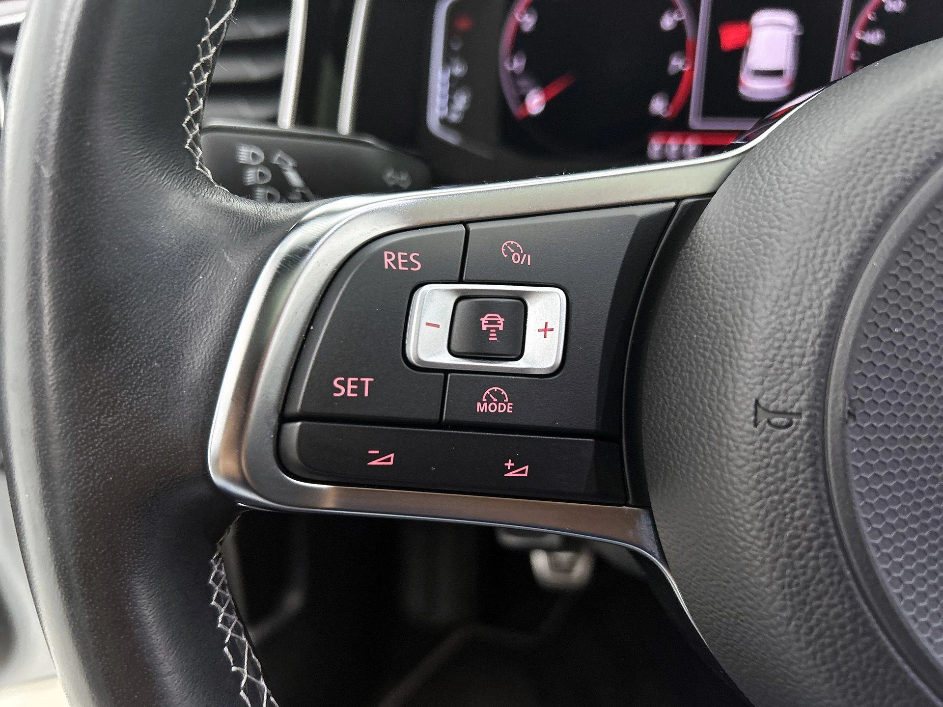 Volkswagen-Polo-image-5