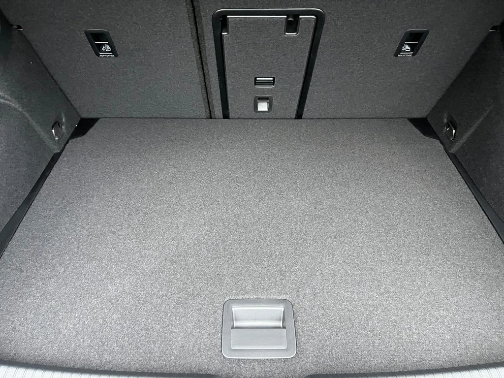 Volkswagen Golf 1,5 l eTSI 110 kW 7-DSG Life Energy AHK