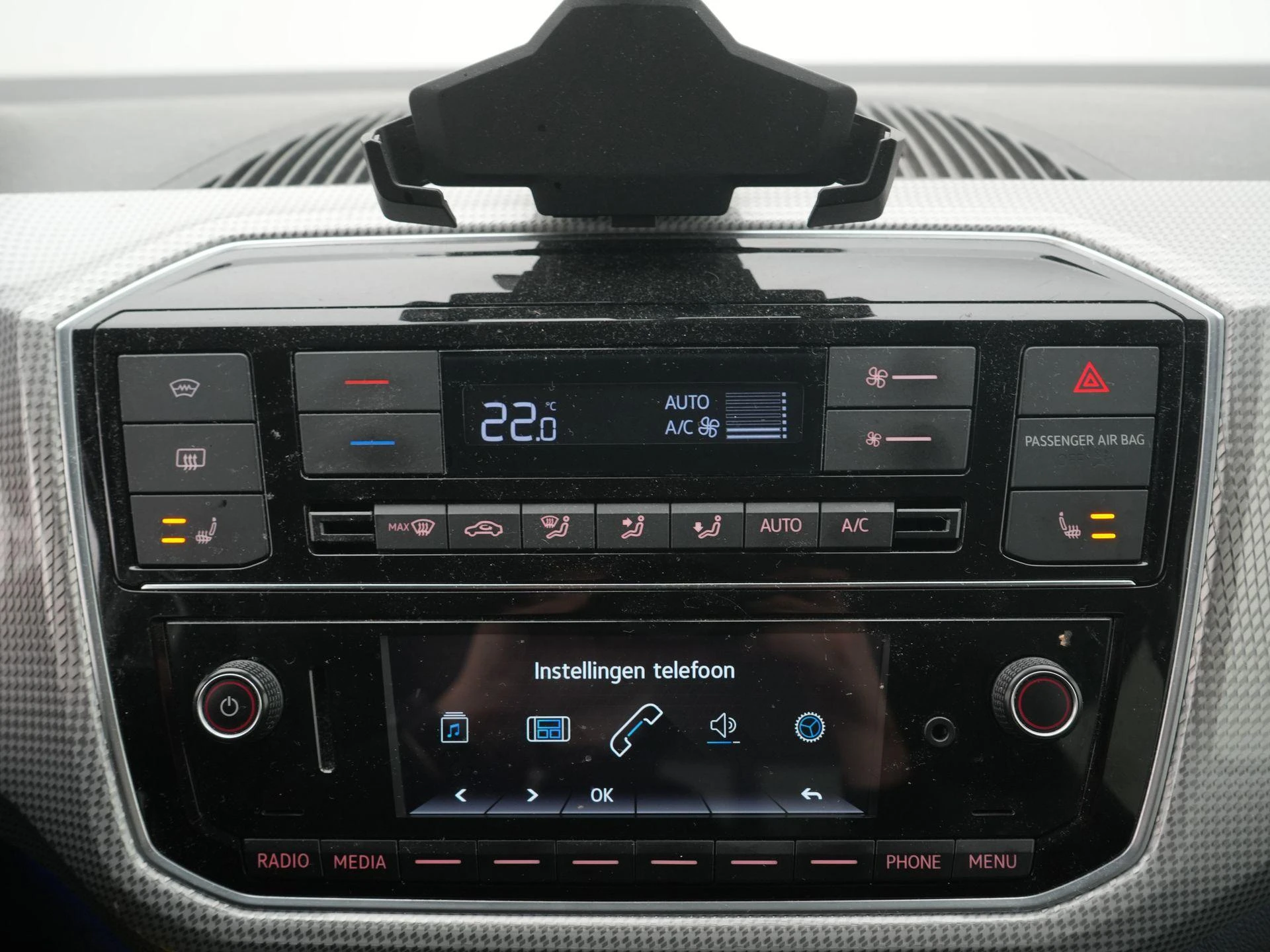 Volkswagen-e-up!-image-14