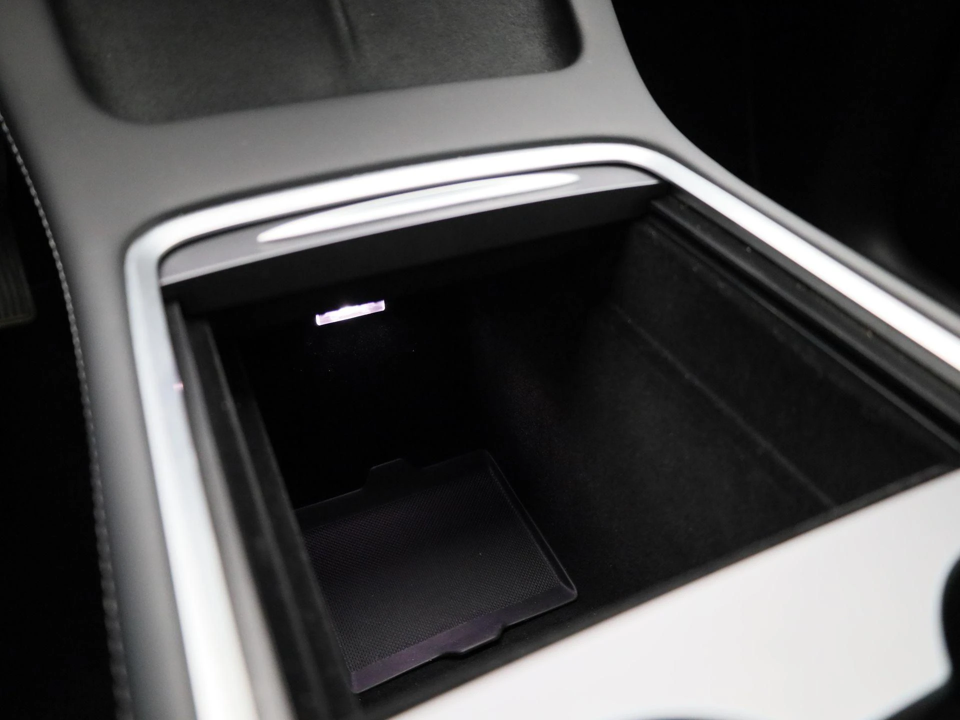 Tesla-Model Y-image-25