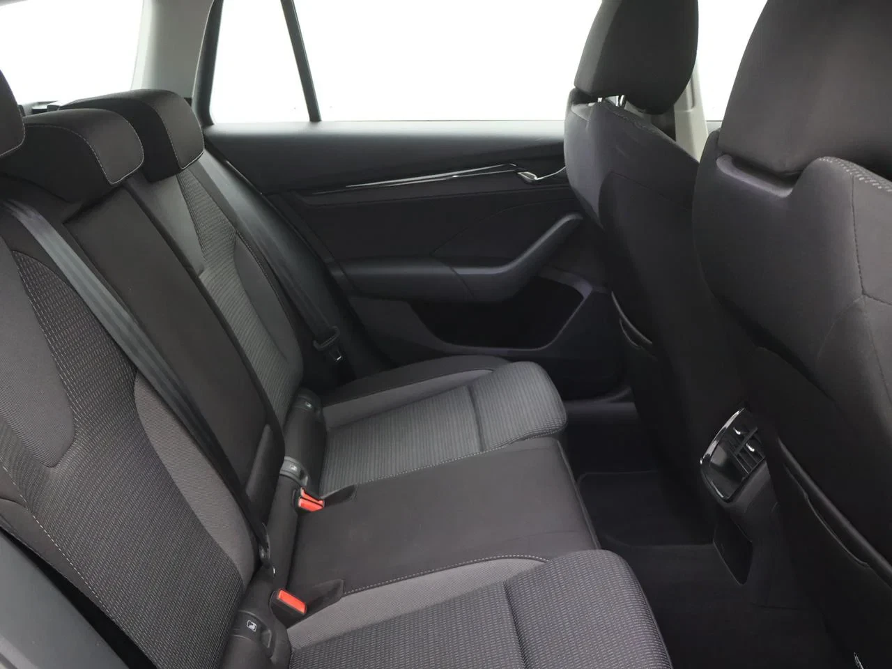 Škoda Octavia Combi PHEV Octavia SW PHEV 1.4TSI Ambition 204PK *AUTOMAAT*VIRTUAL COCKPIT*CRUISE CONTROL*PDC ACHTER*APP-CONNECT*...*