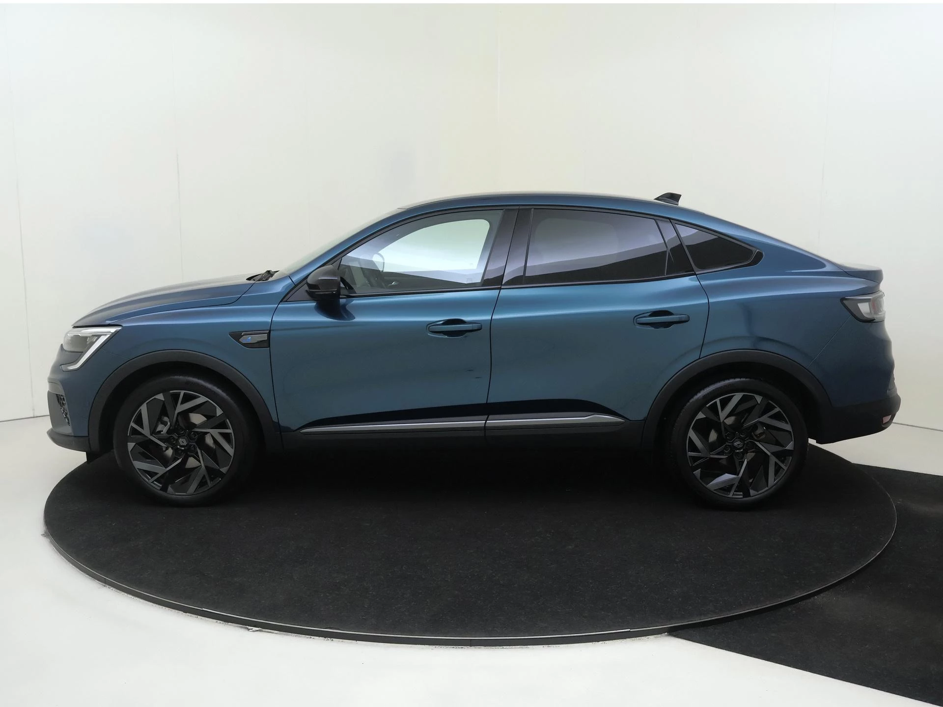 Renault-Arkana-image-7