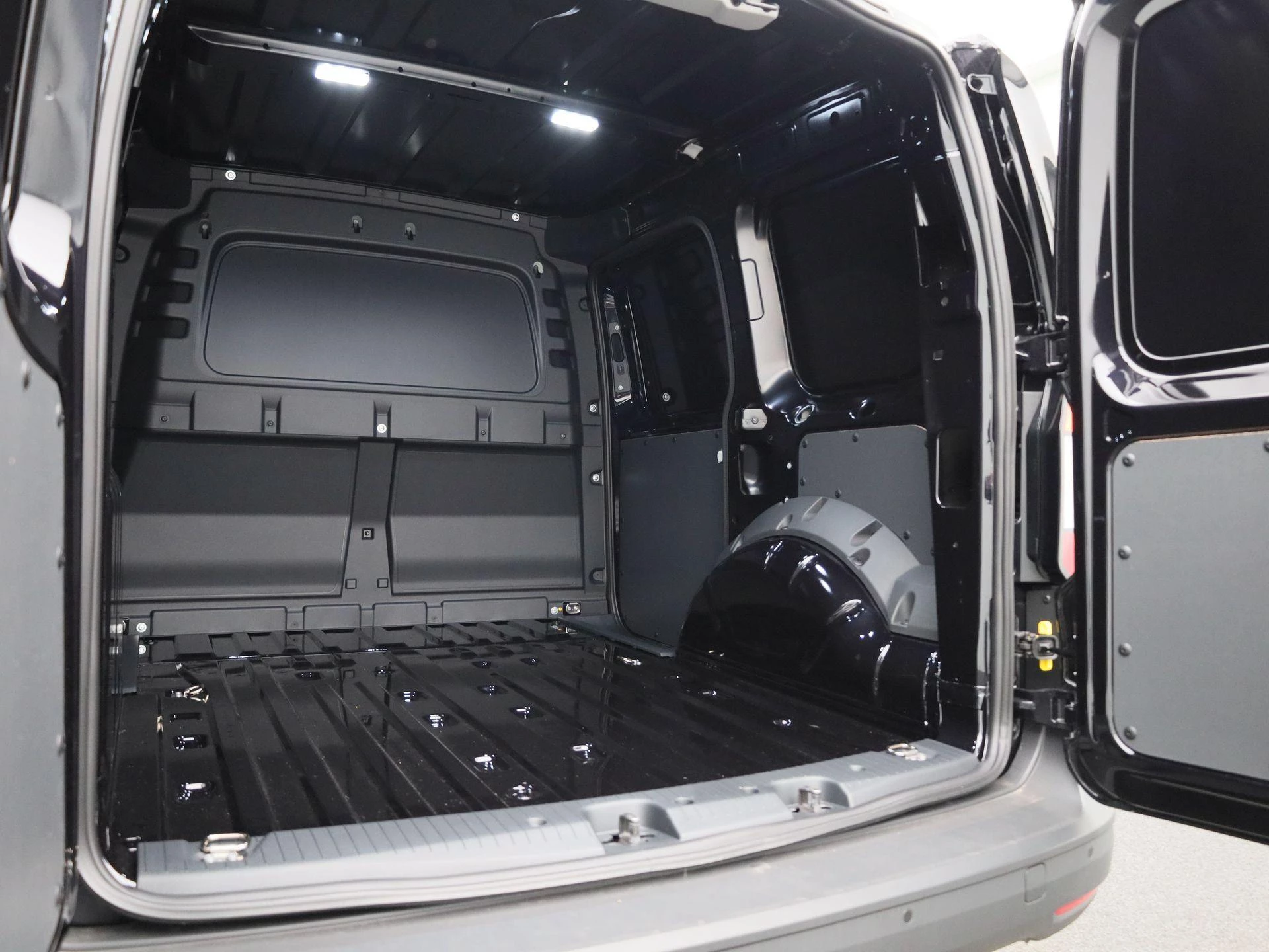 Volkswagen-Caddy-image-11