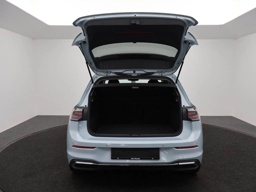 Volkswagen Golf VIII Golf Style Business 1.5 eTSI 150pk AUTOMAAT *DEMO*