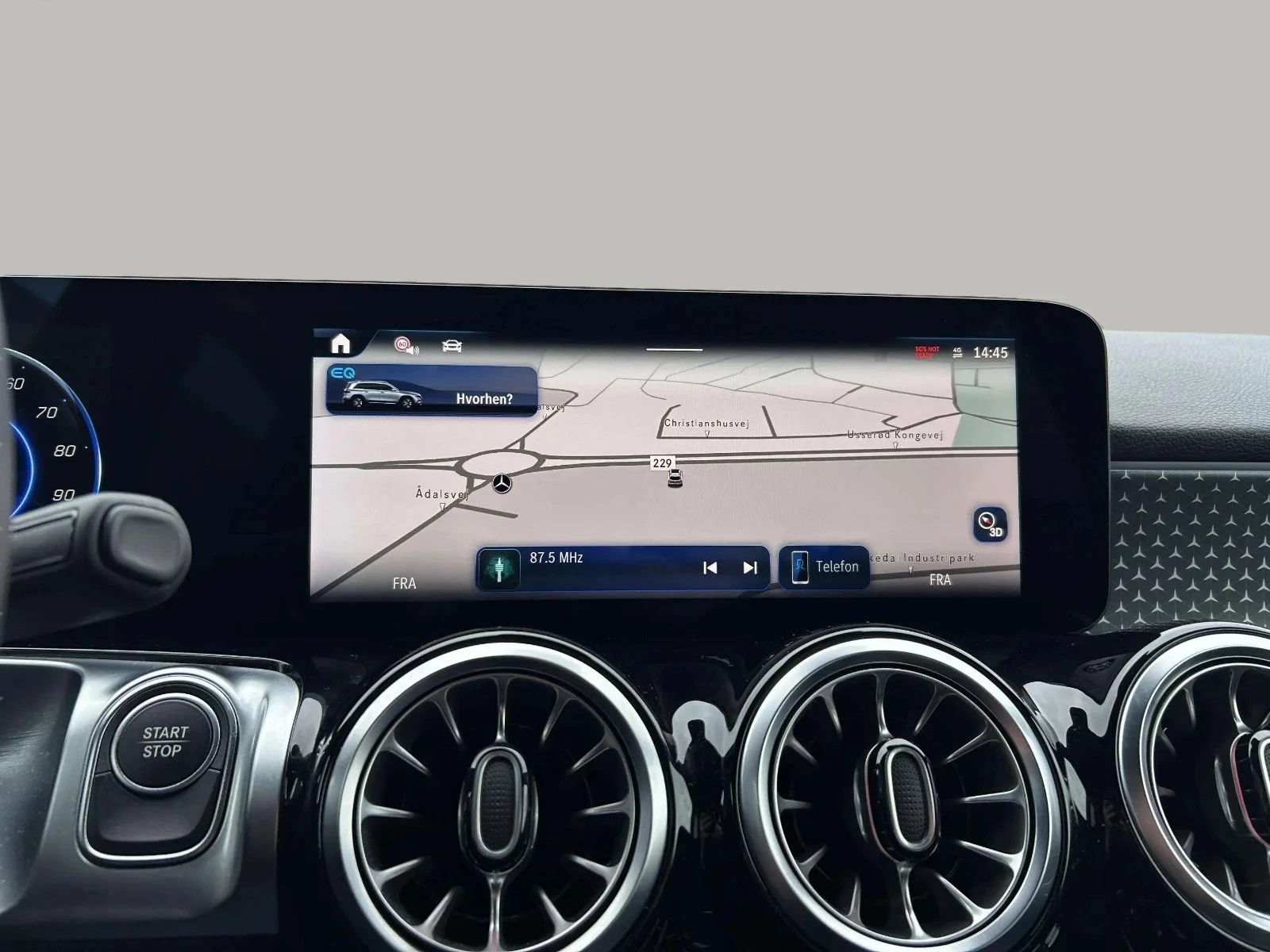 Mercedes-Benz-EQB-image-16