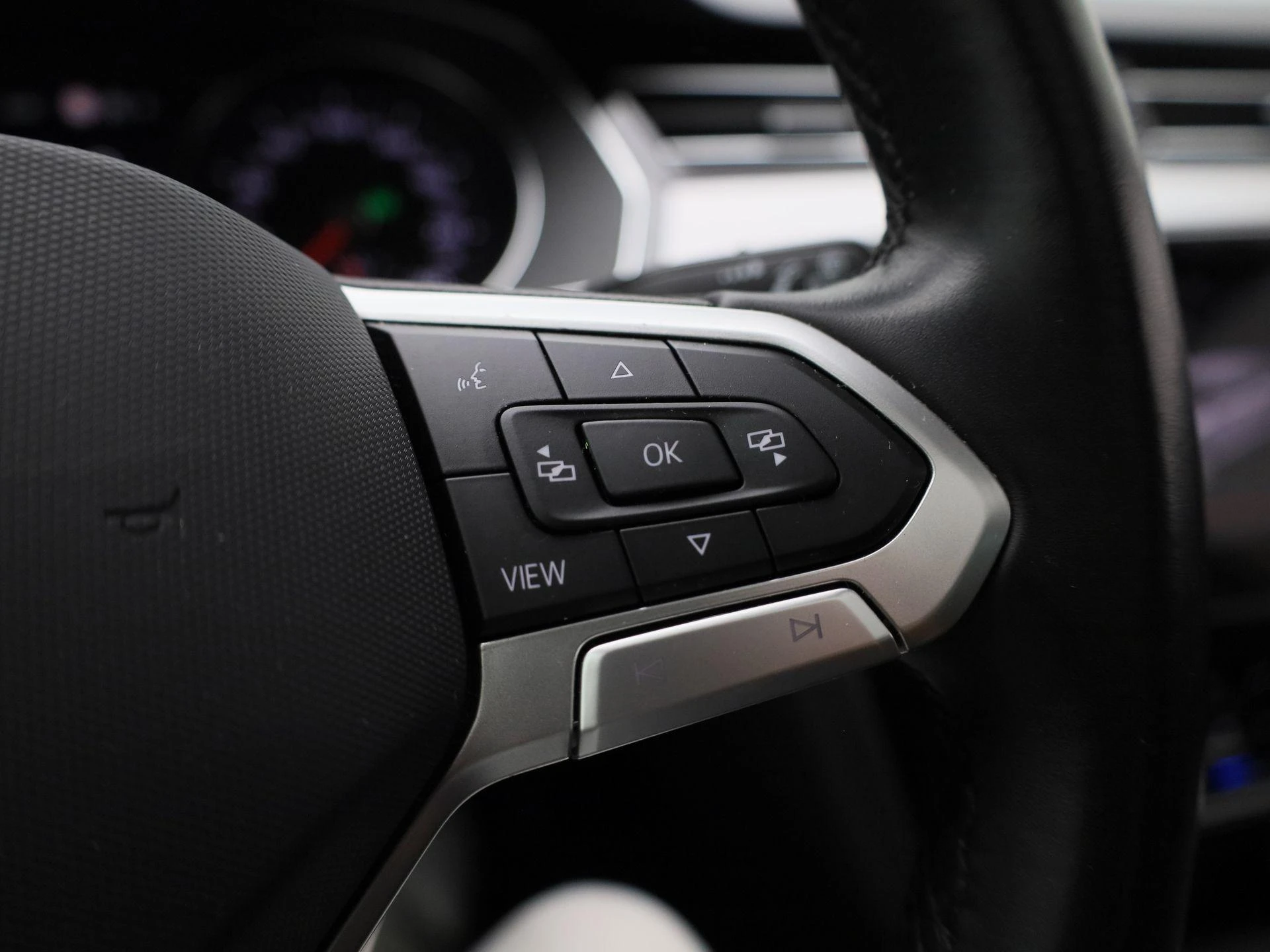 Volkswagen-Passat-image-19