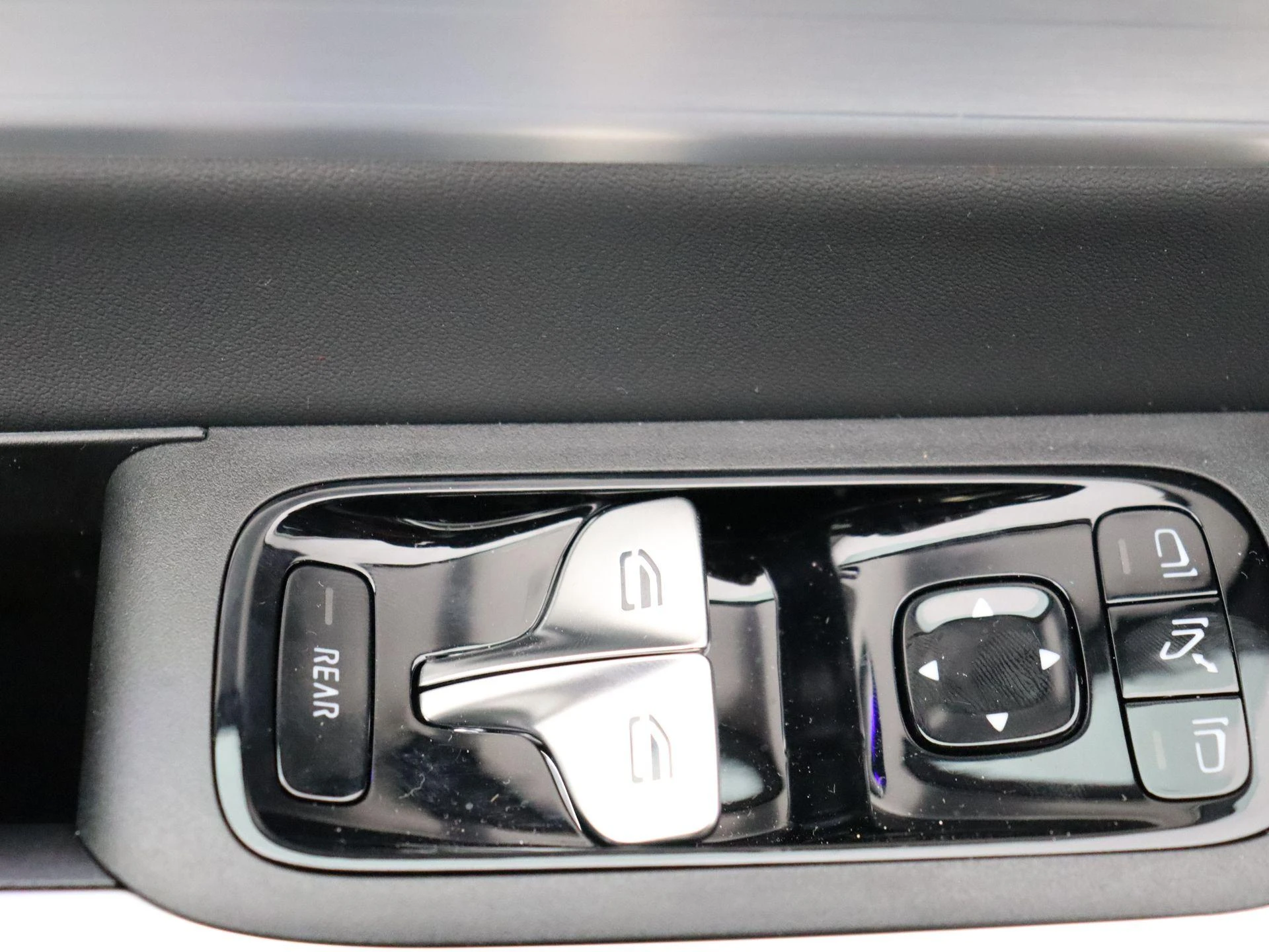 Mercedes-Benz-CLA-image-9