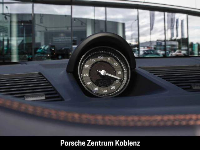 Porsche-911-image-25