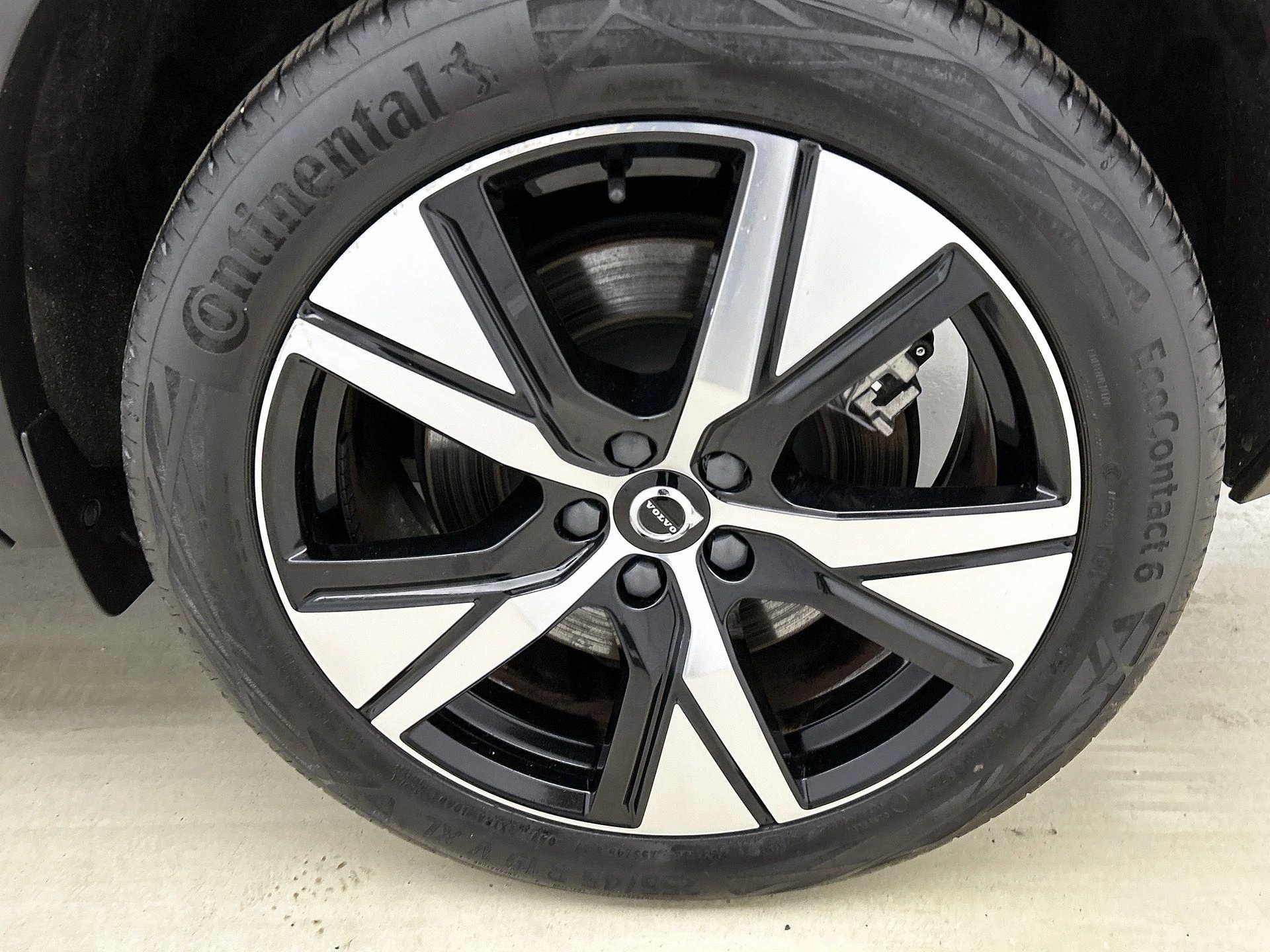 Volvo XC40 Recharge P8 AWD R-Design
