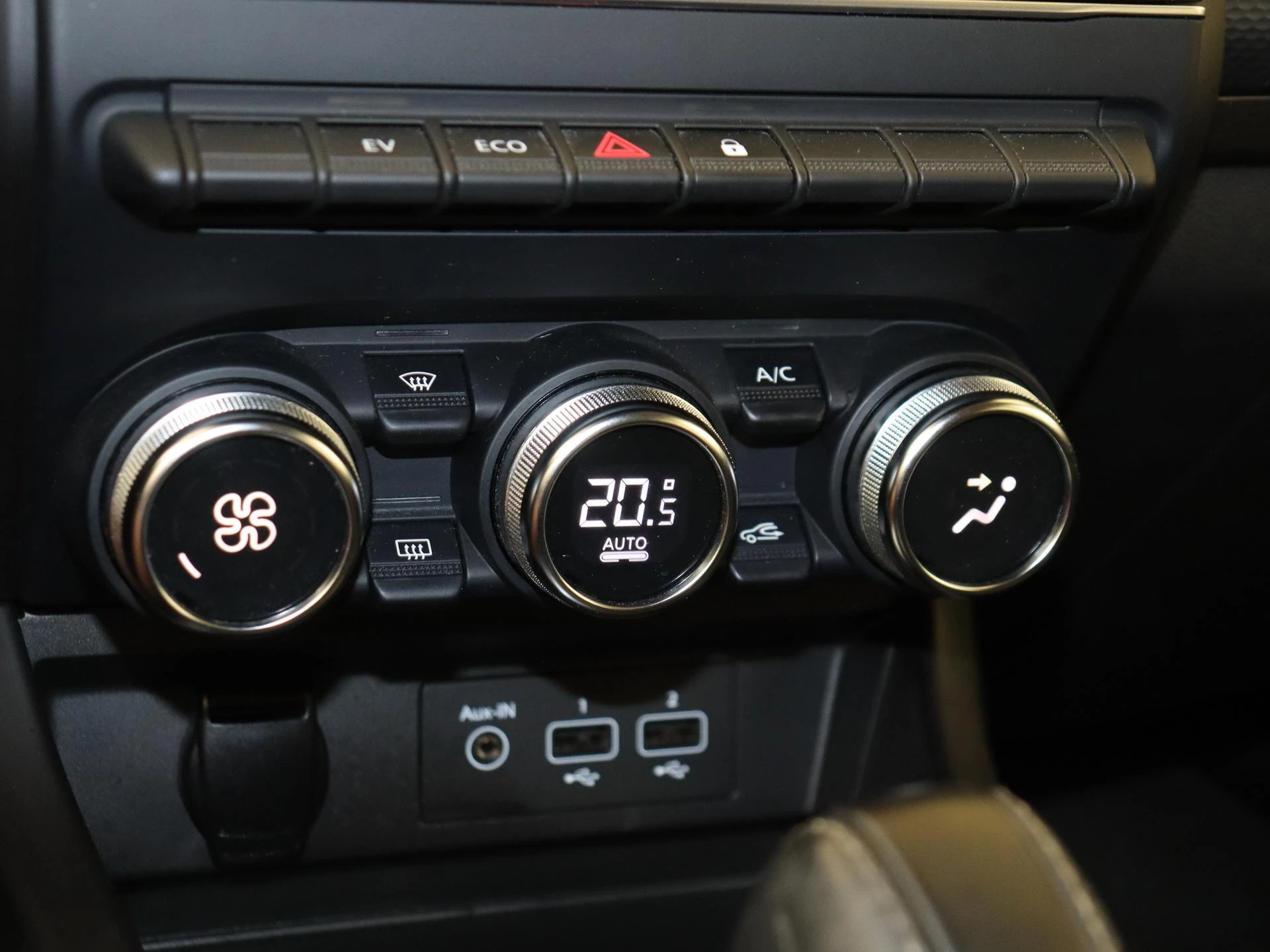 Renault-Arkana-image-18