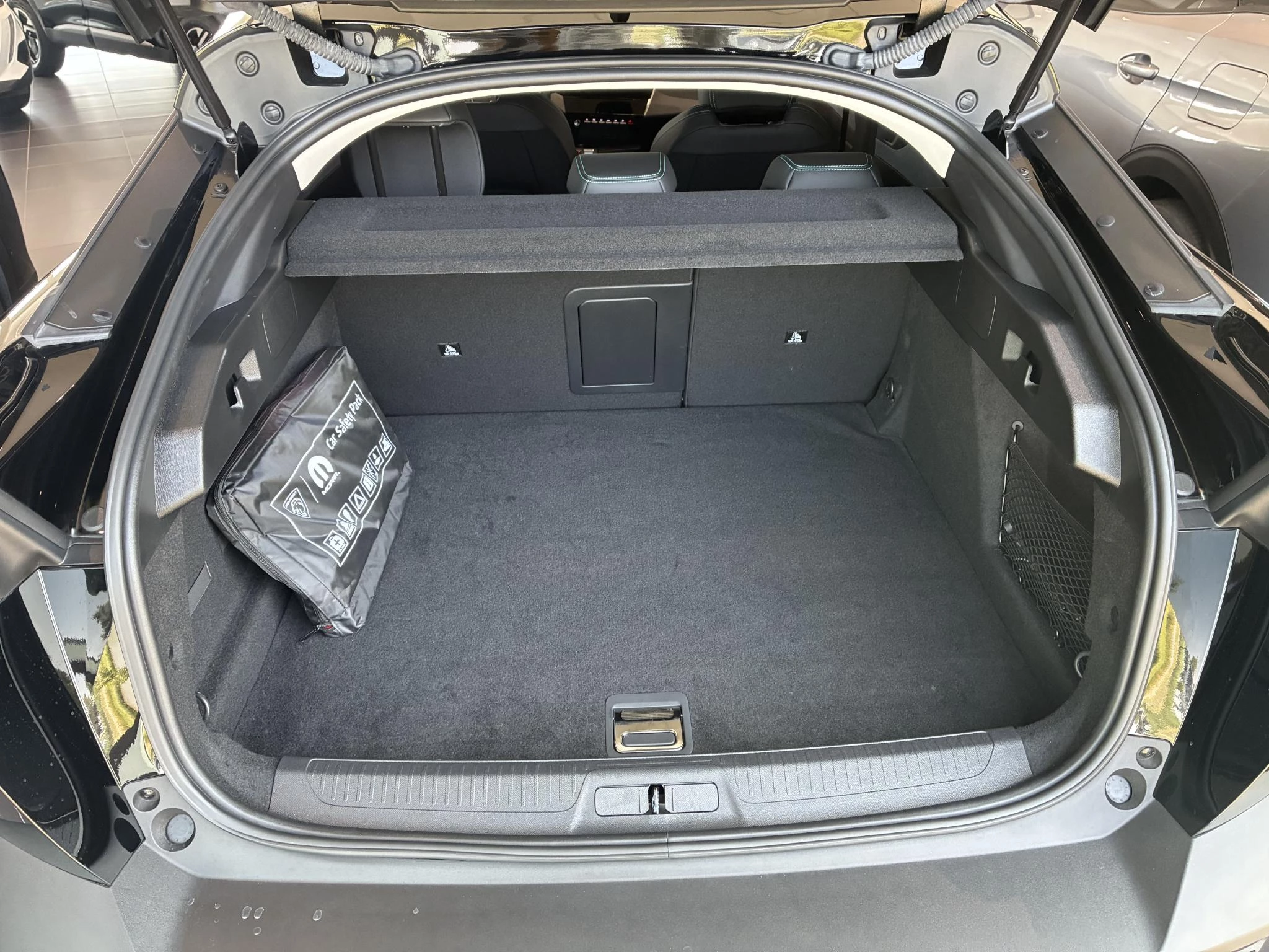 Peugeot 408 1.6 HYbrid 225 EAT8 Allure Avantage
