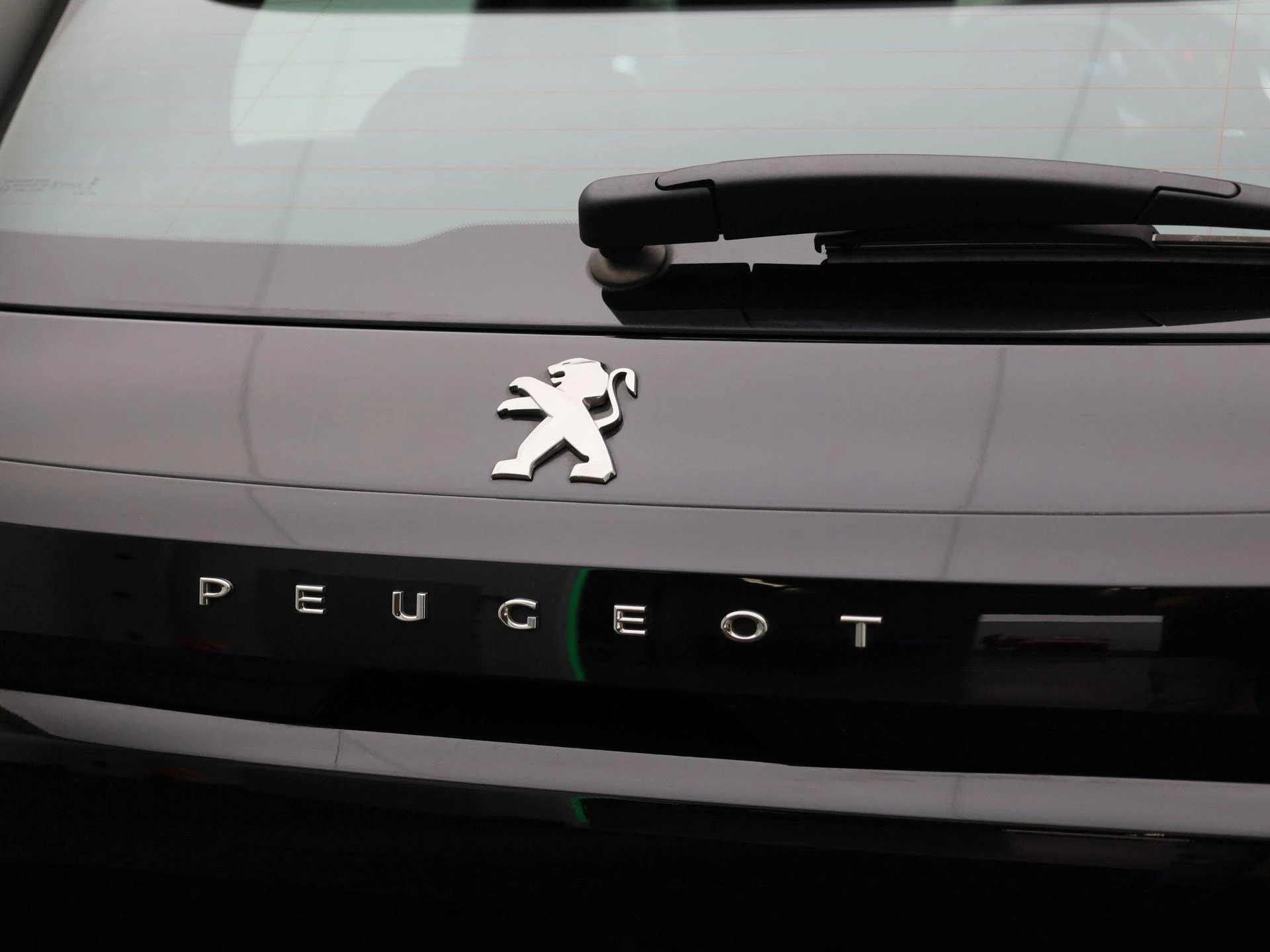 Peugeot-e-208-image-36