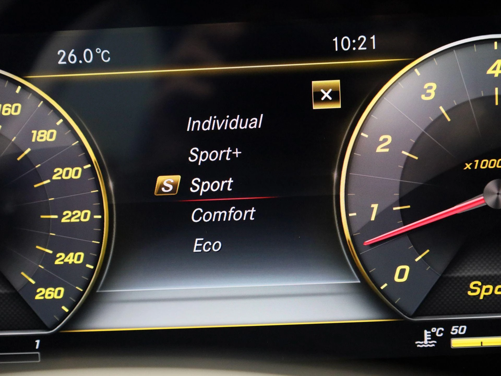 Mercedes-Benz-E-Klasse-image-38