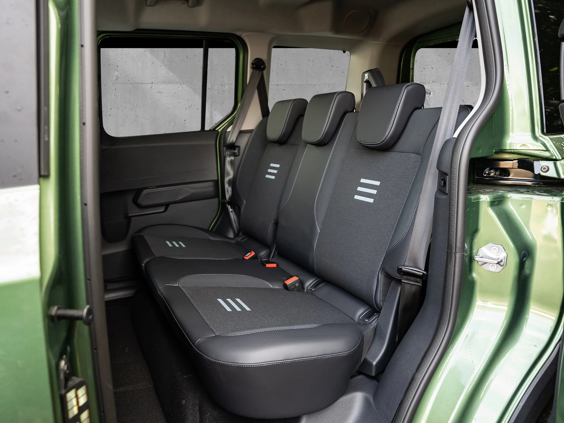 Ford-Tourneo Courier-image-4