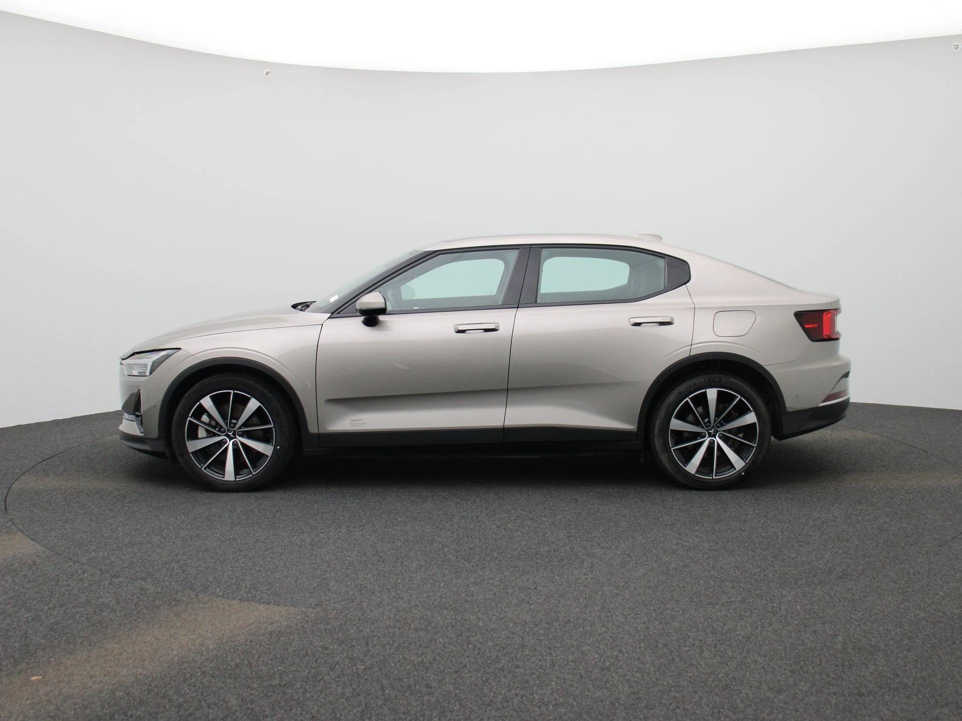 Polestar-2-image-3