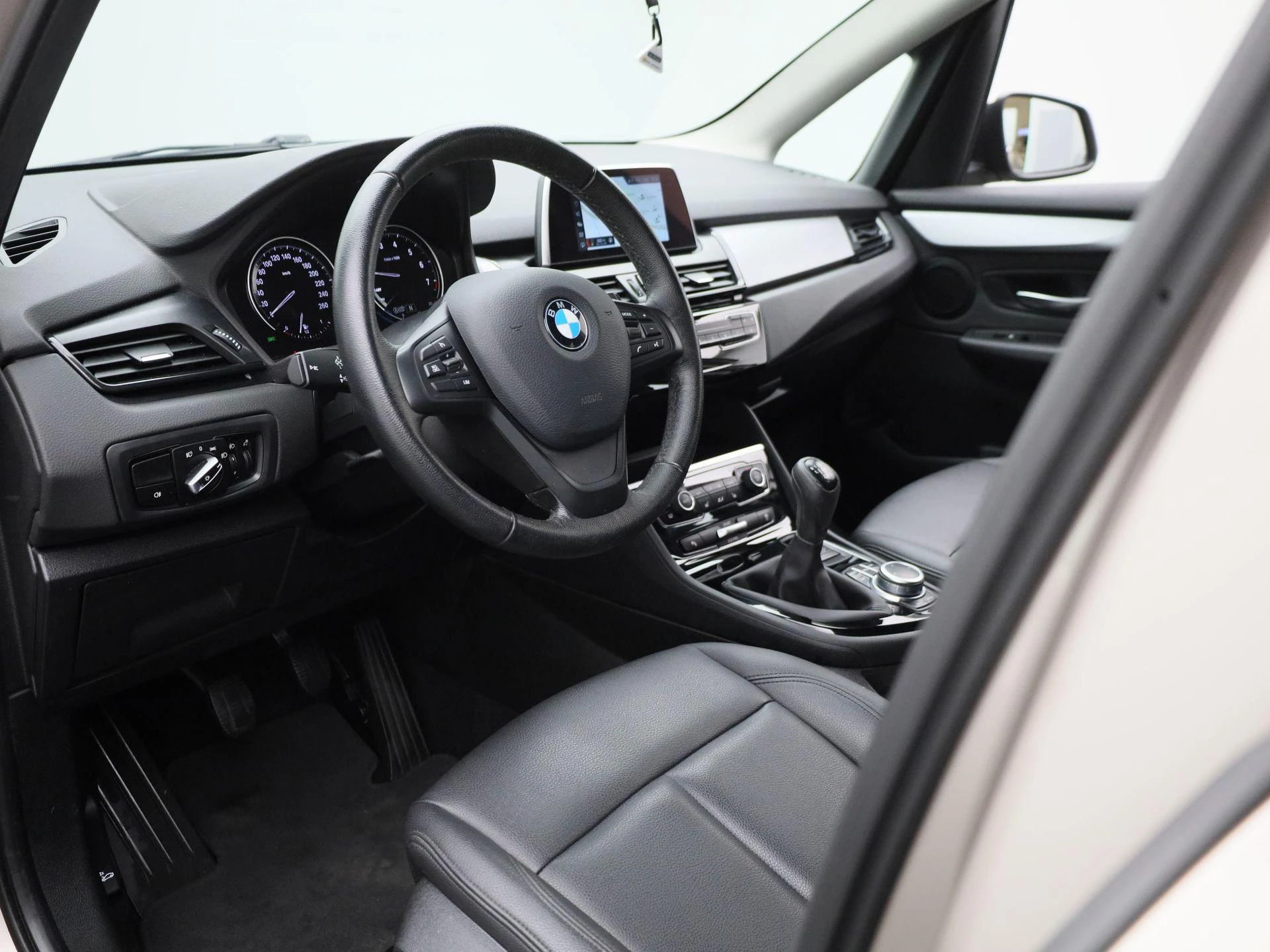 BMW-2 Reeks-image-15