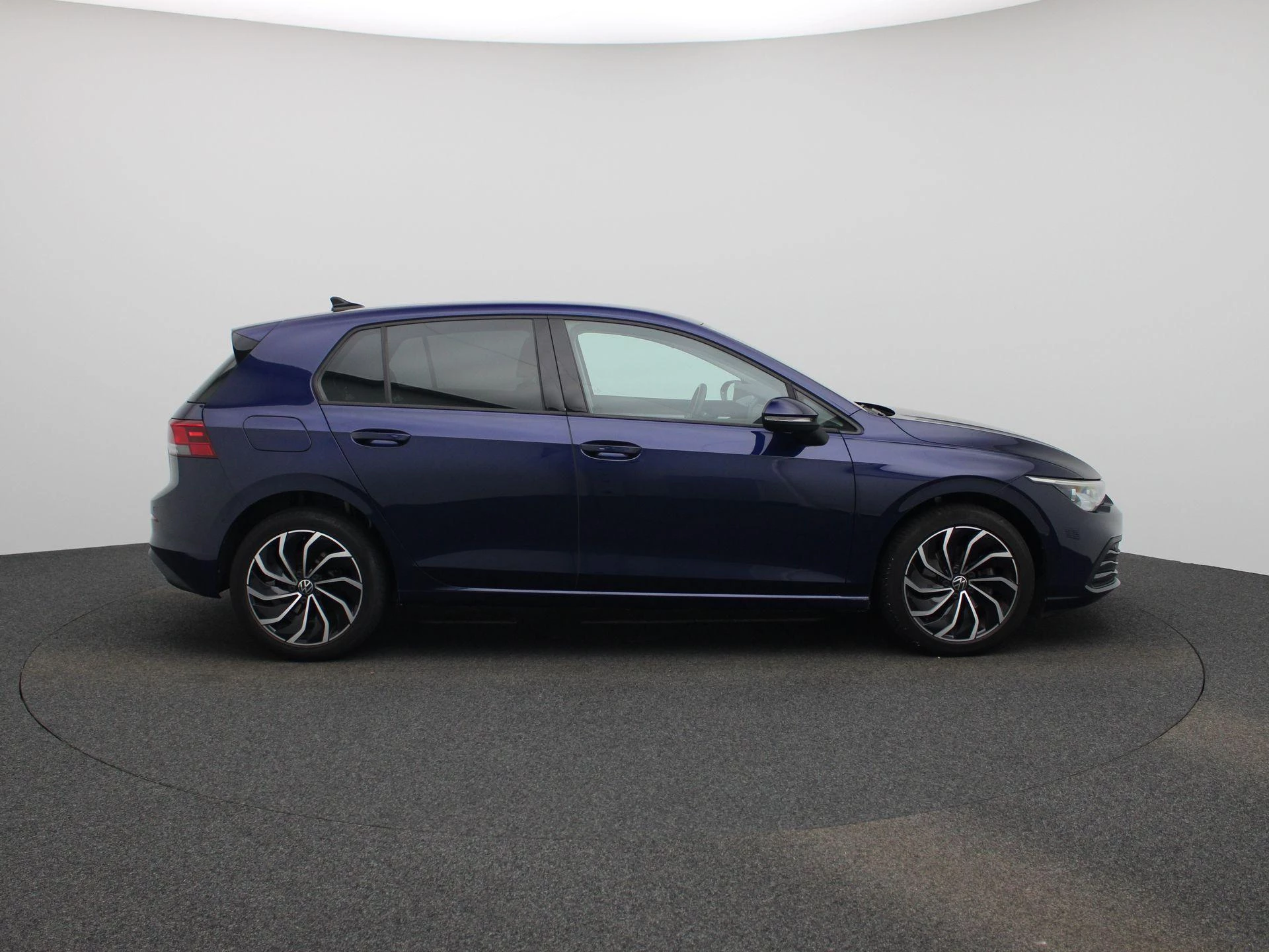 Volkswagen-Golf-image-5