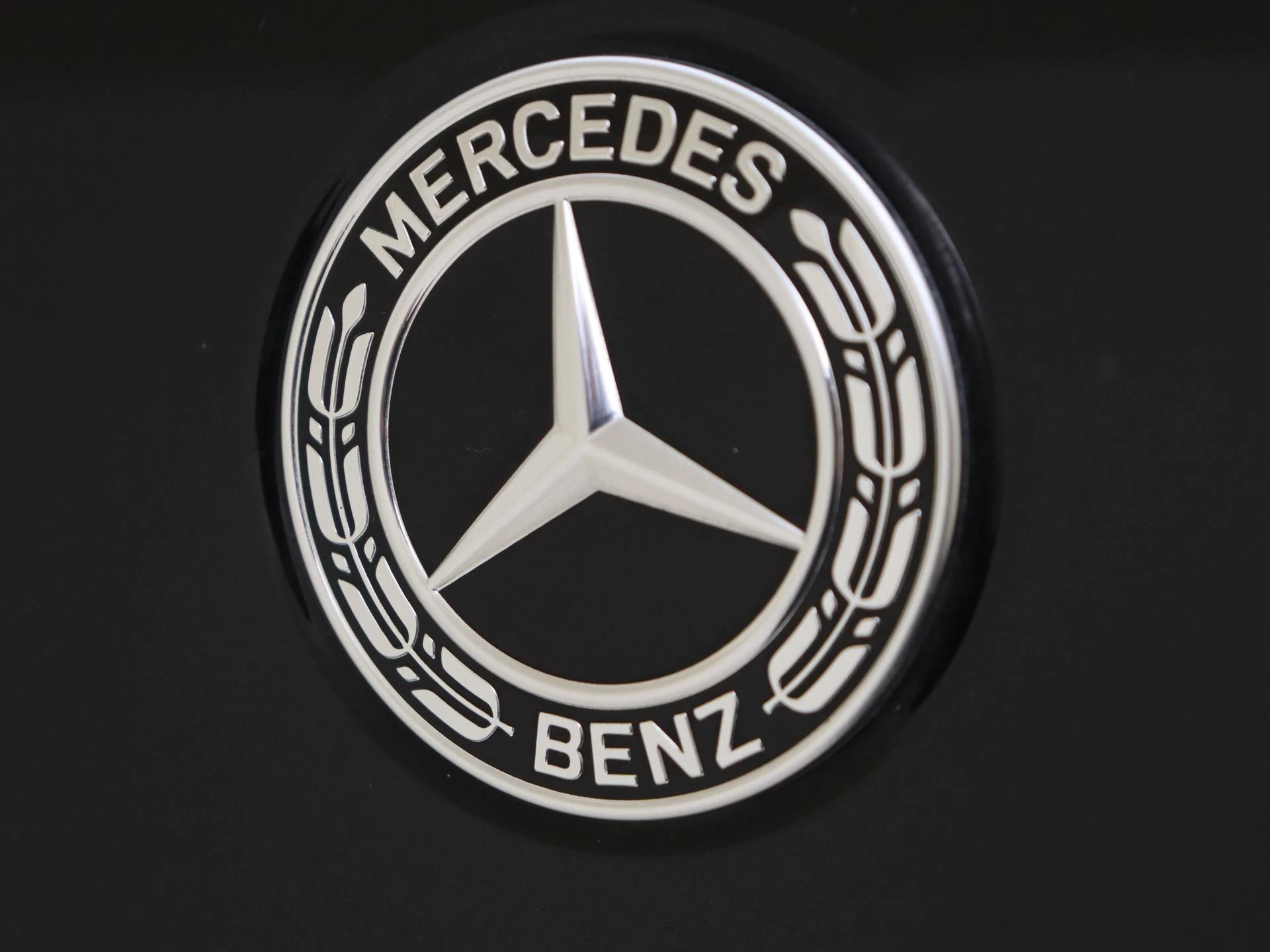 Mercedes-Benz-GLC-image-25