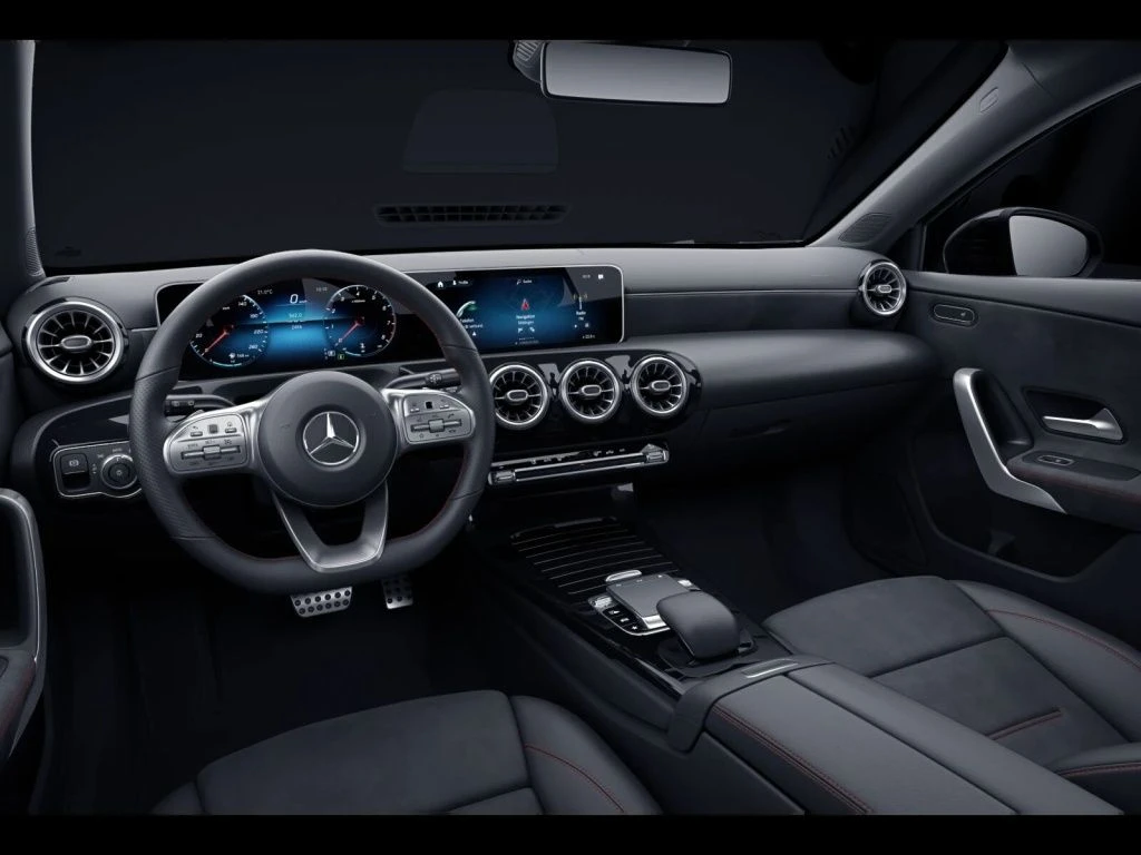 Mercedes-Benz-A-Klasse 250-image-9
