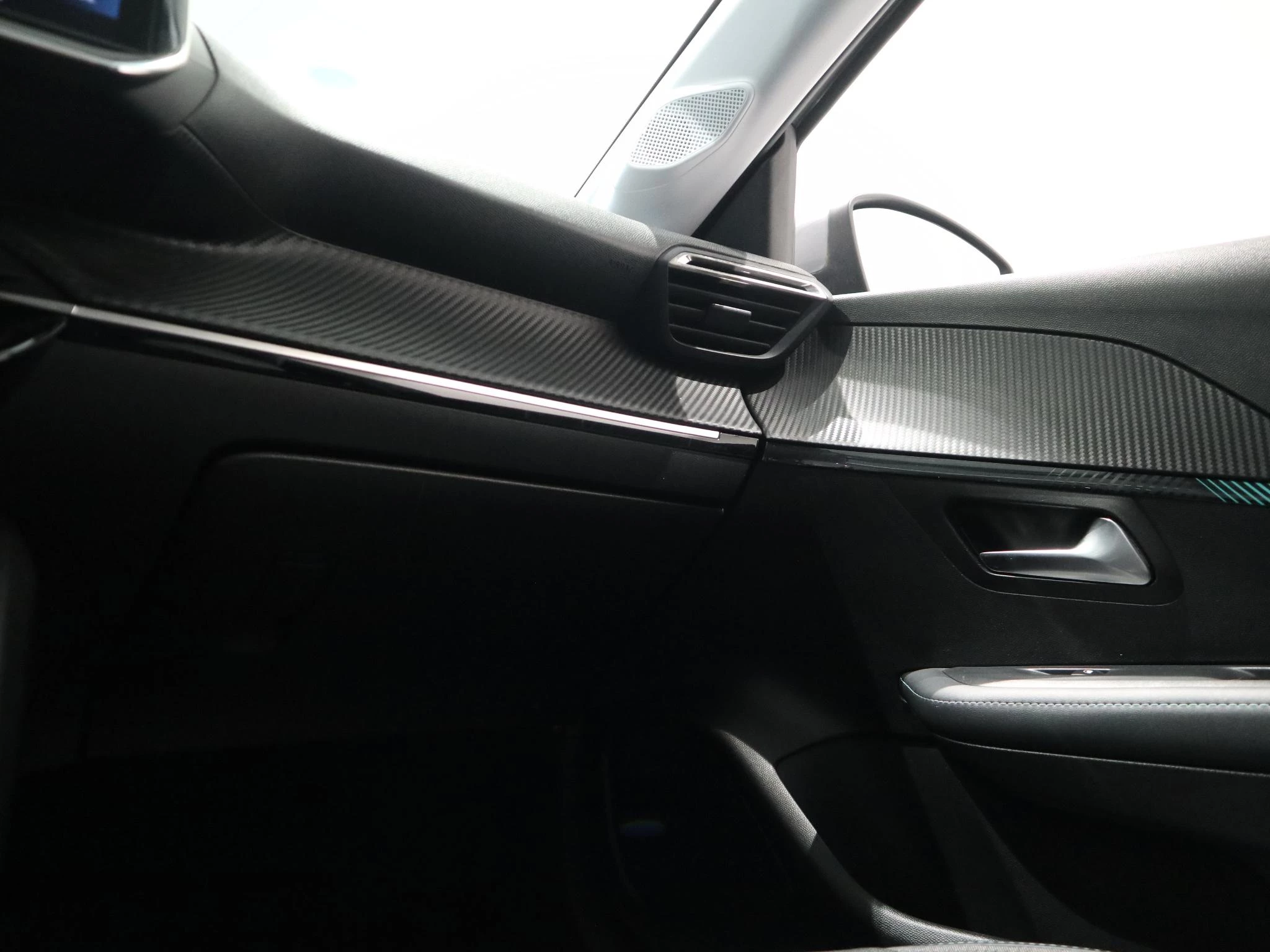Peugeot-208-image-20