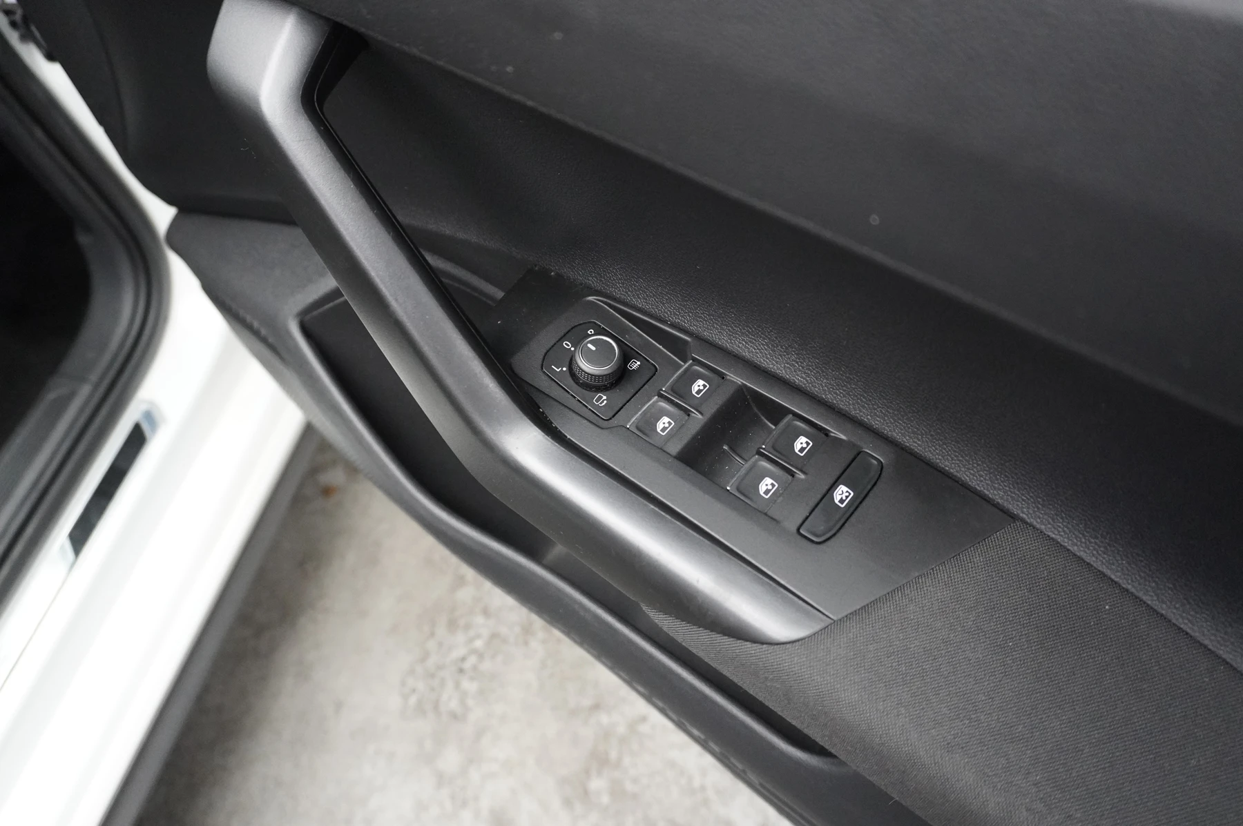 Volkswagen-Polo-image-24