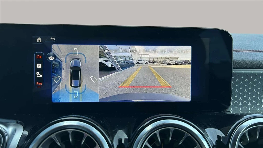 Mercedes-Benz-EQB-image-15