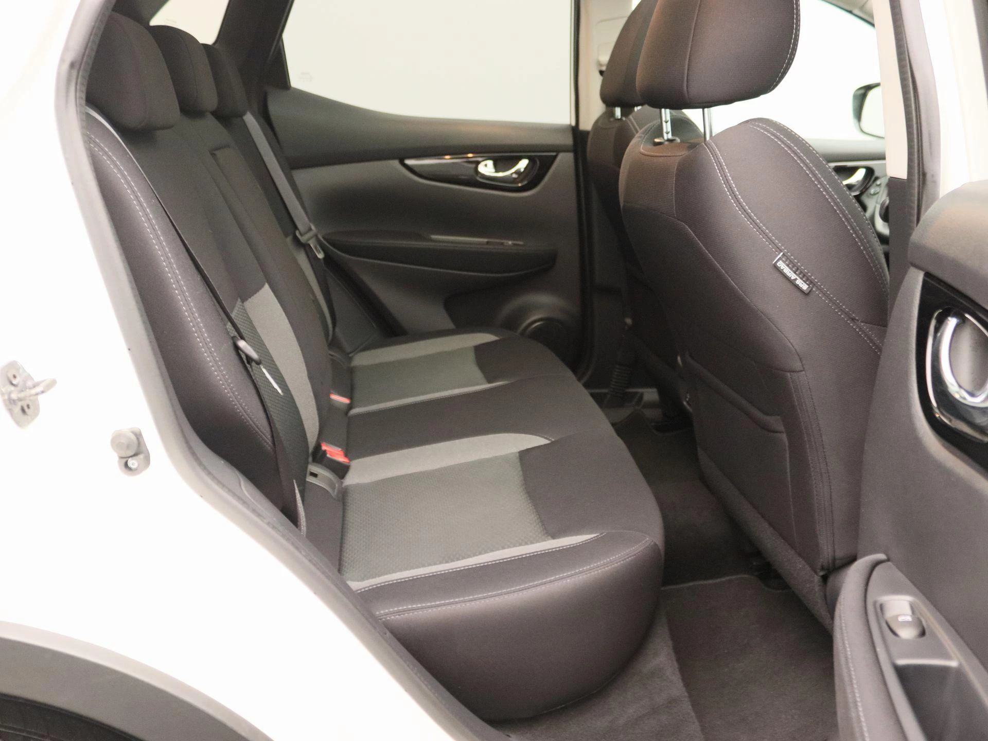 Nissan-QASHQAI-image-24