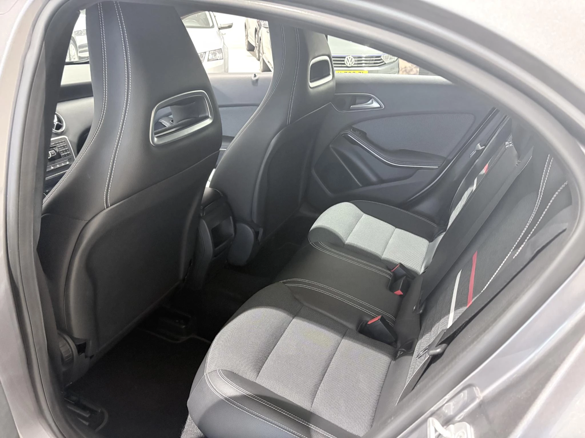 Mercedes-Benz-A-Klasse-image-12