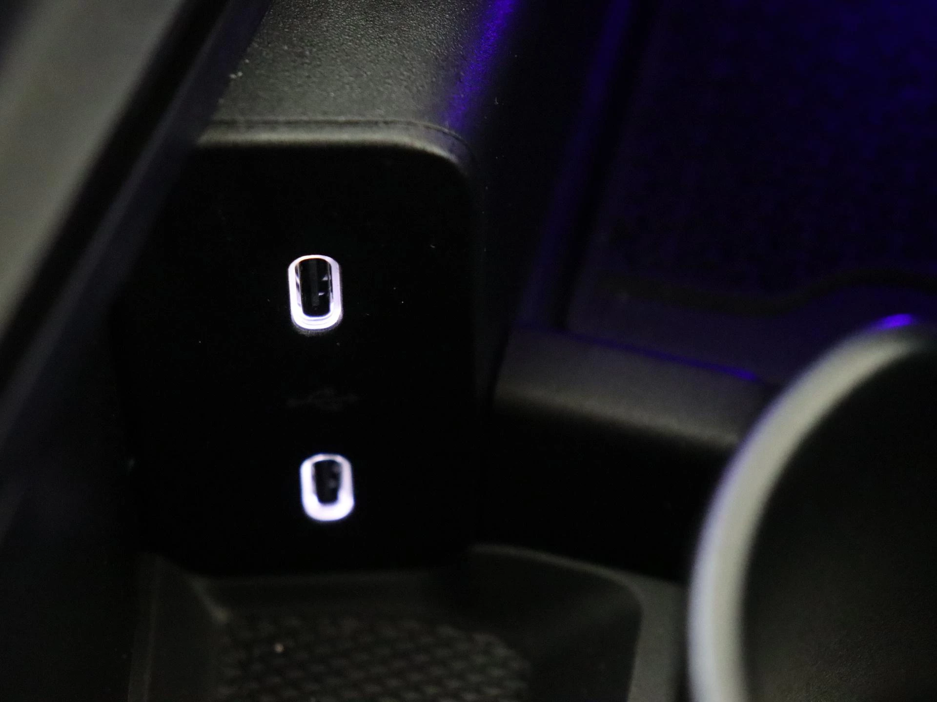 Mercedes-Benz-E-Klasse-image-25