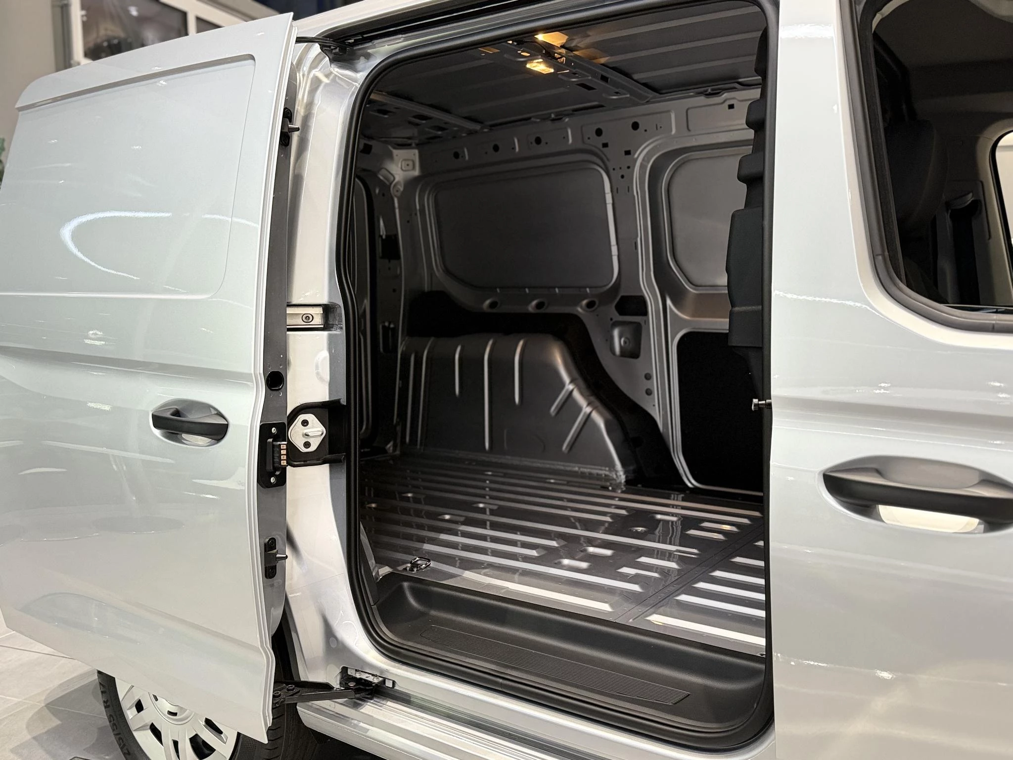 Ford-Transit Connect-image-18