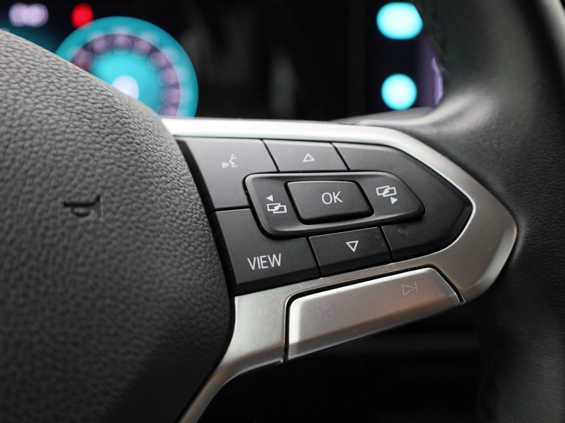 Volkswagen-Golf-image-18