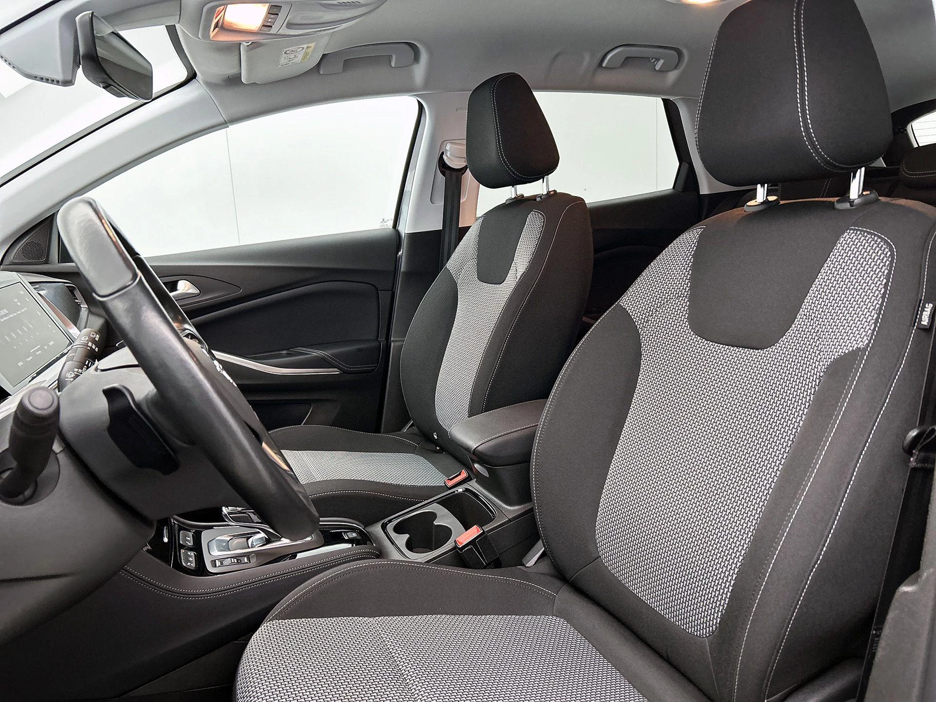 Opel-Grandland-image-28