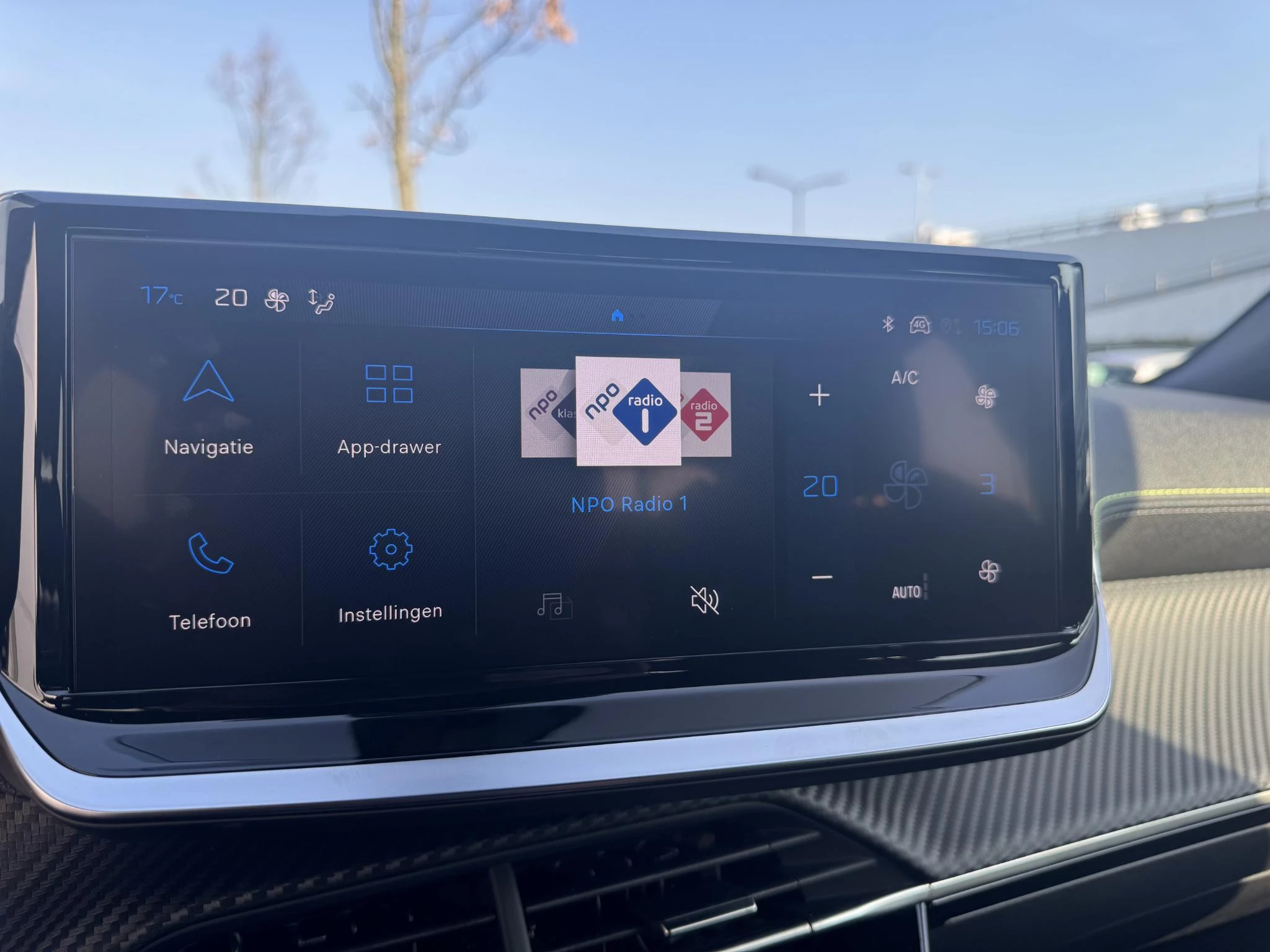 Peugeot-e-2008-image-26